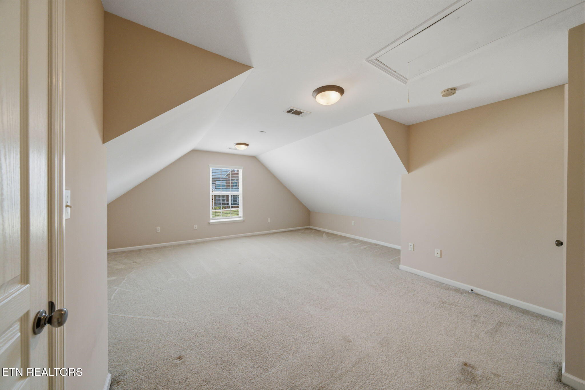 1721 Bombay Lane Knoxville TN 37932