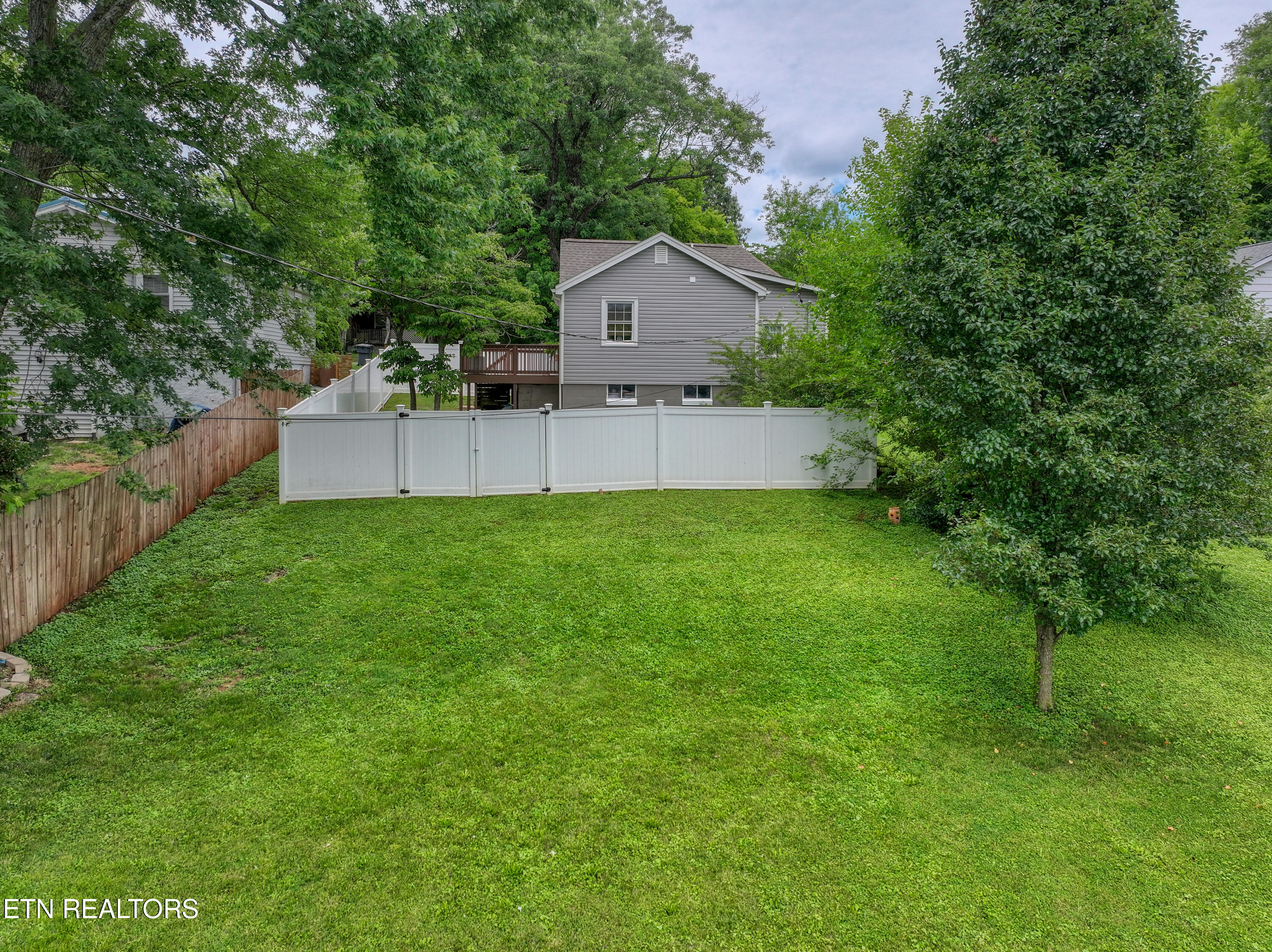622 Balsam Drive Knoxville TN 37918