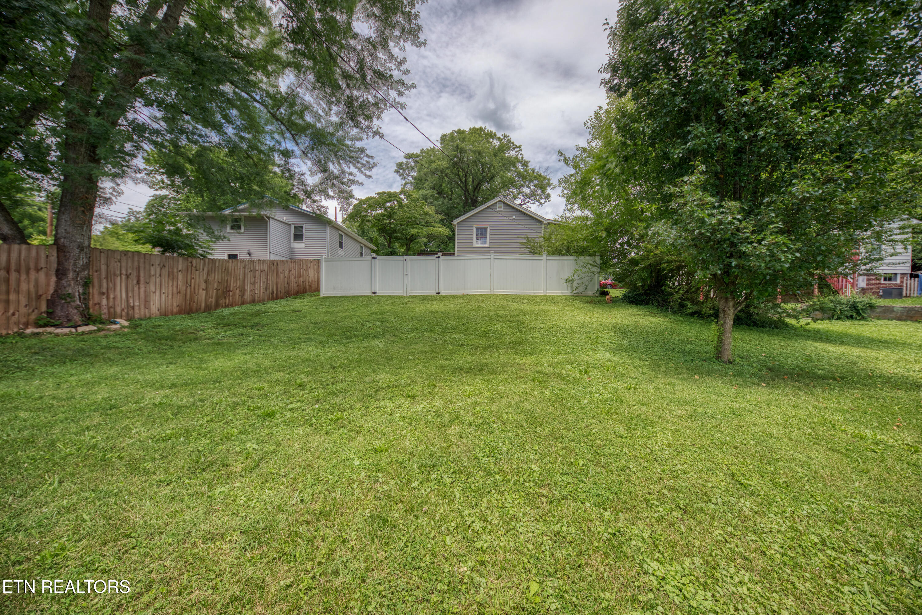 622 Balsam Drive Knoxville TN 37918