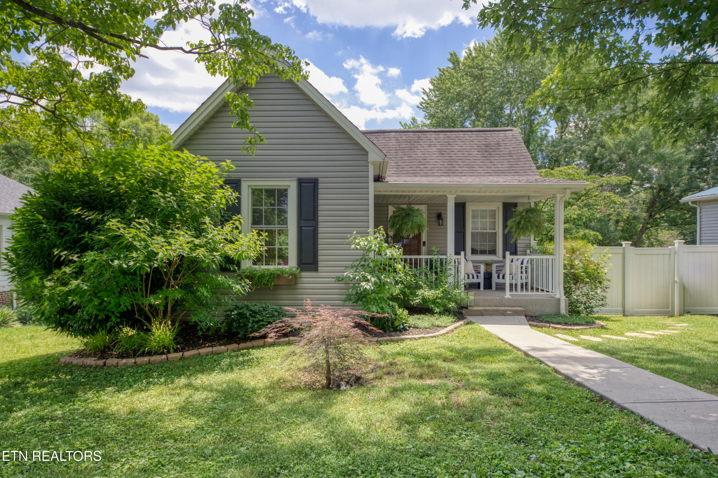 622 Balsam Drive Knoxville TN 37918