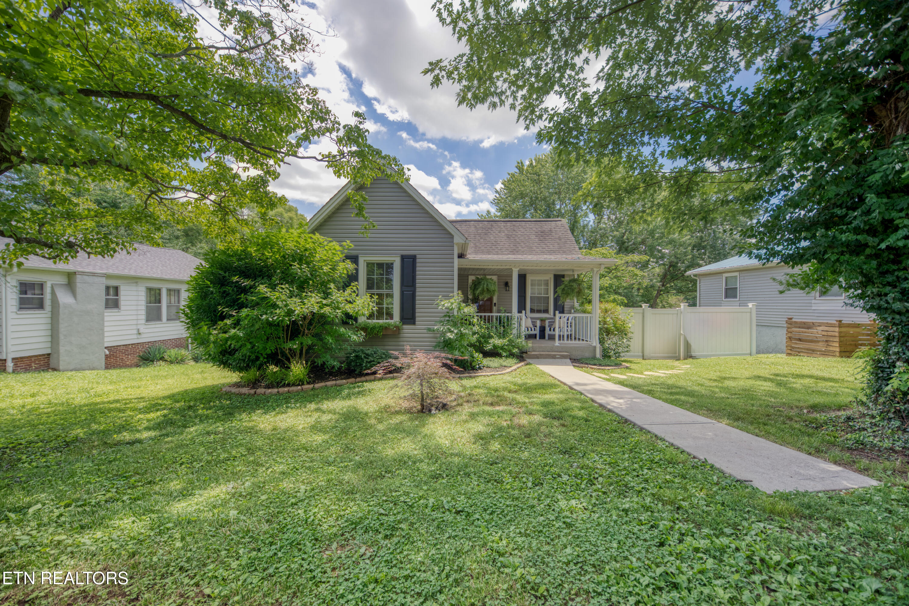 622 Balsam Drive Knoxville TN 37918