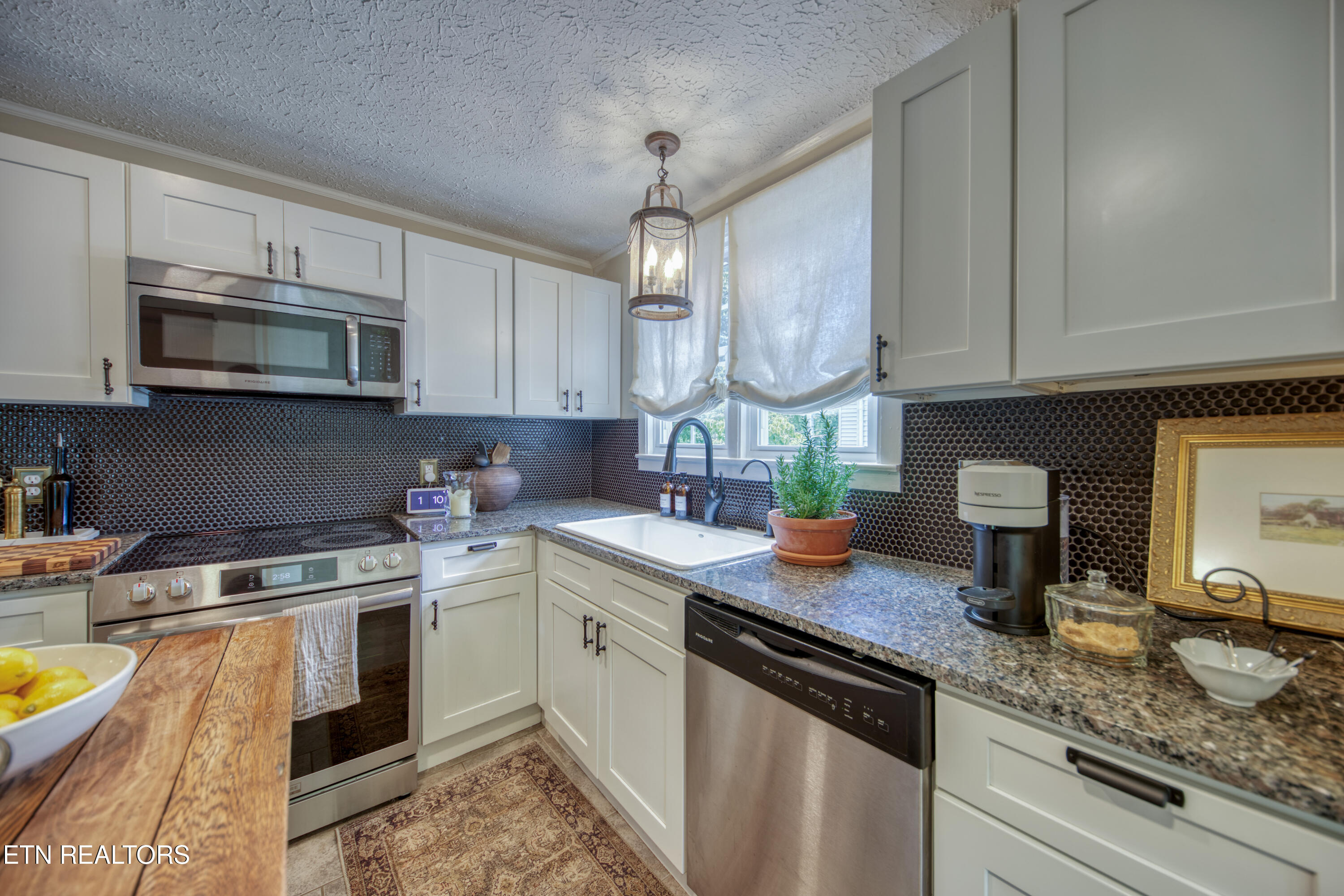 622 Balsam Drive Knoxville TN 37918
