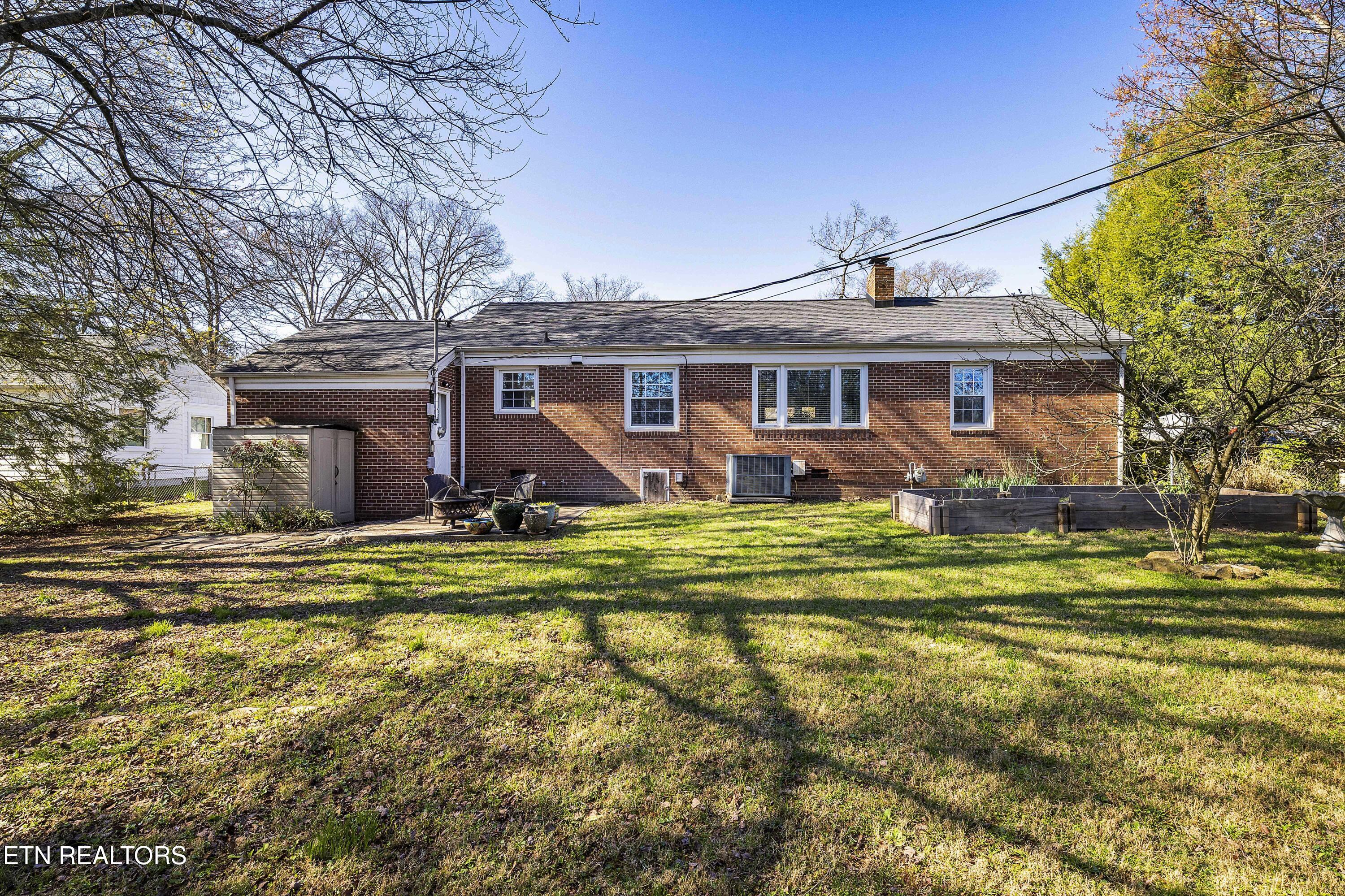 3352 NE Kenilworth Lane Knoxville TN 37917