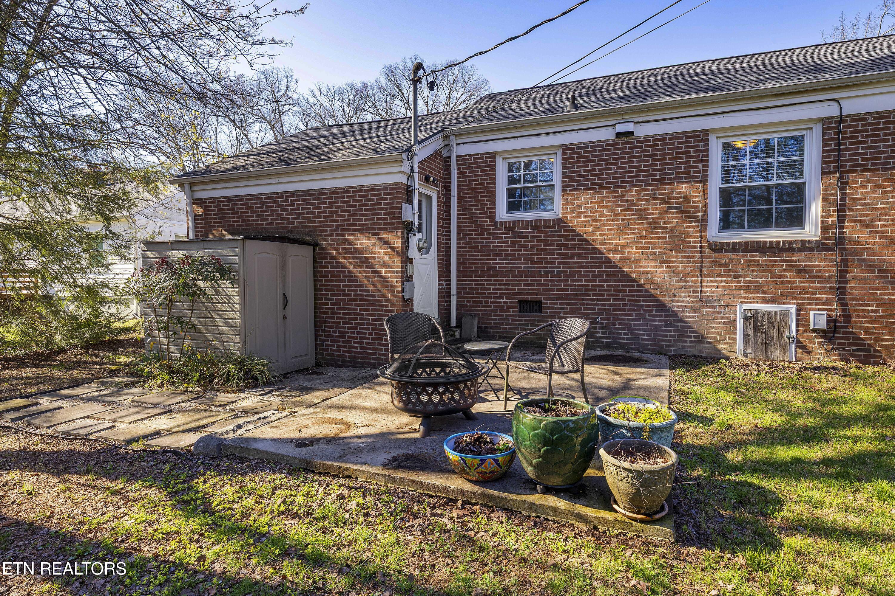 3352 NE Kenilworth Lane Knoxville TN 37917