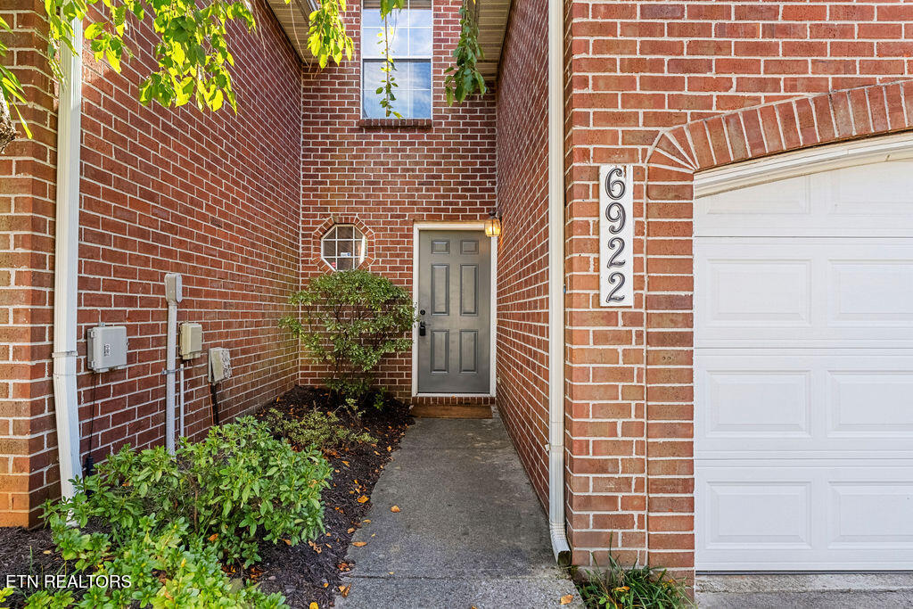 6922 Pemmbrooke Shire Lane Knoxville TN 37909