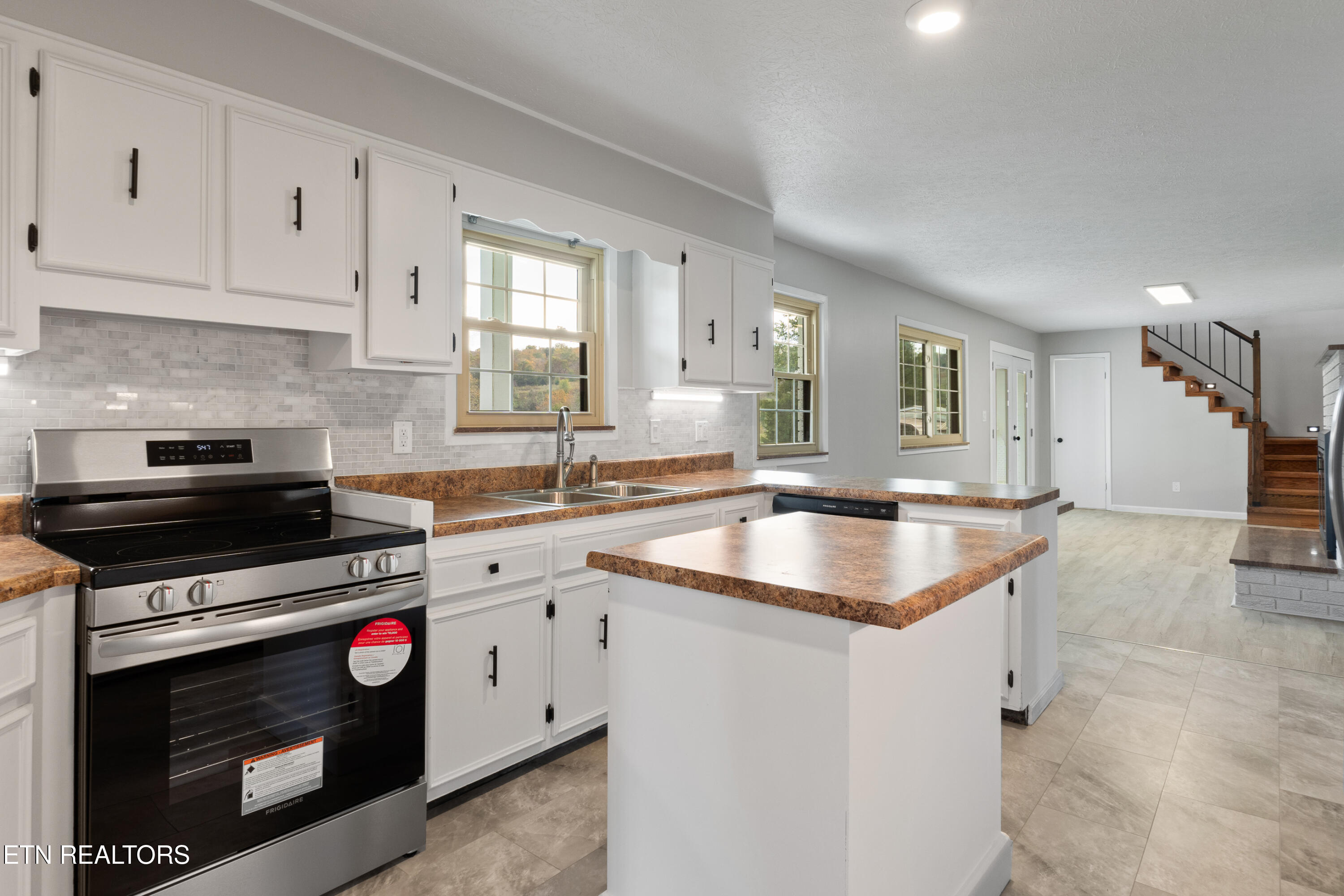 615 River Road Kingston TN 37763