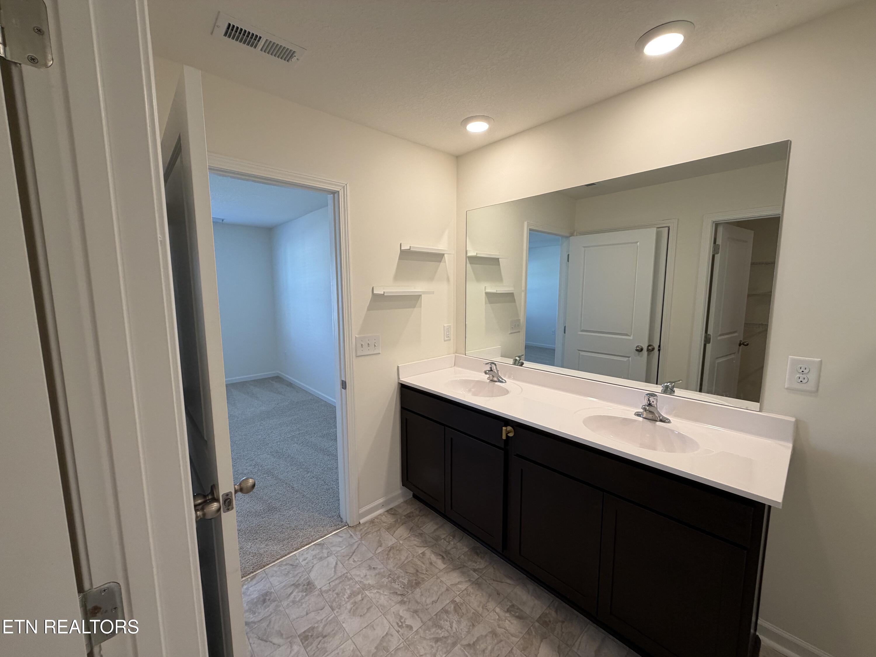 1120 Amber Vista Lane Knoxville TN 37914