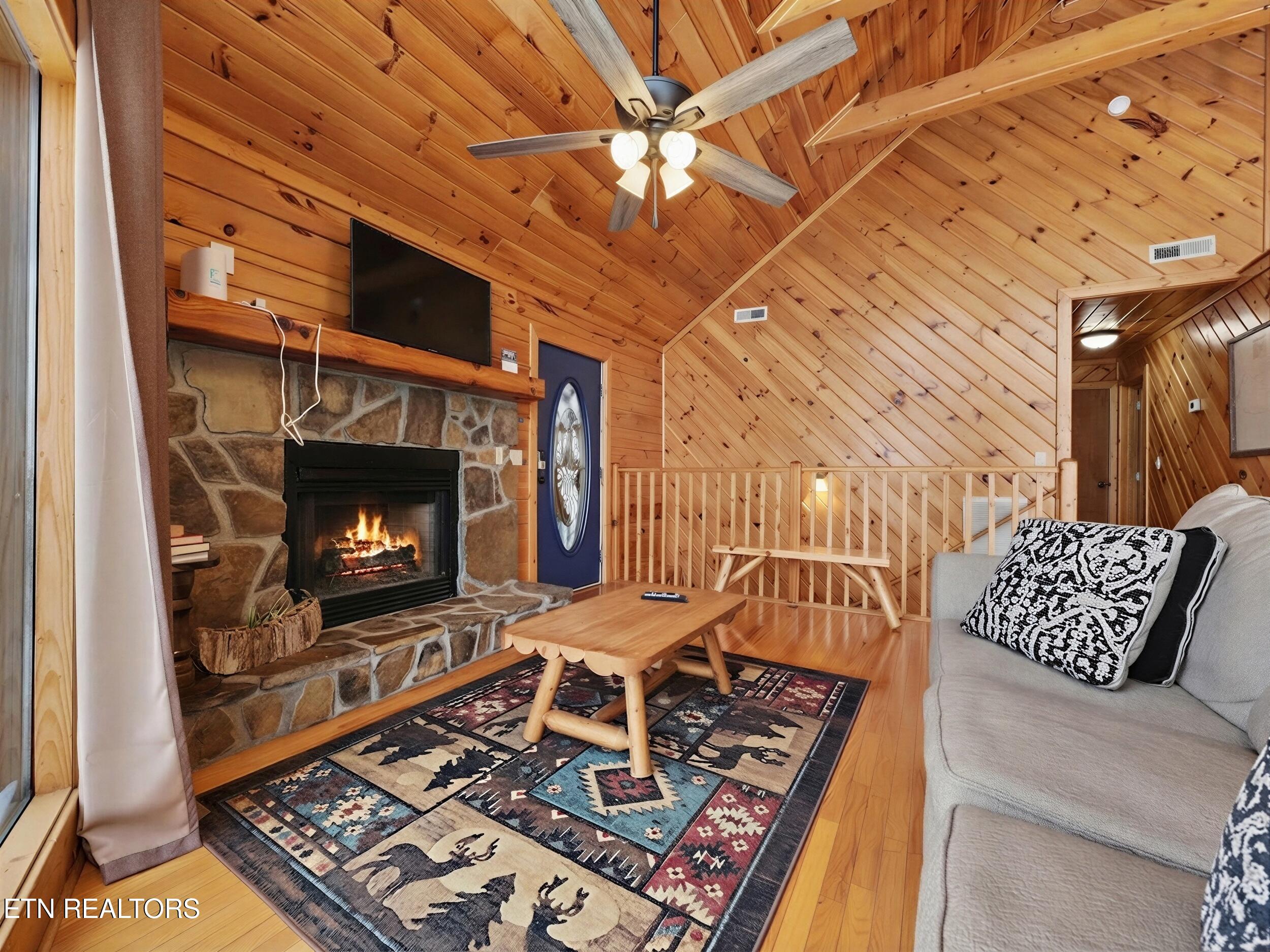 3195 Emerald Springs Loop Sevierville TN 37862