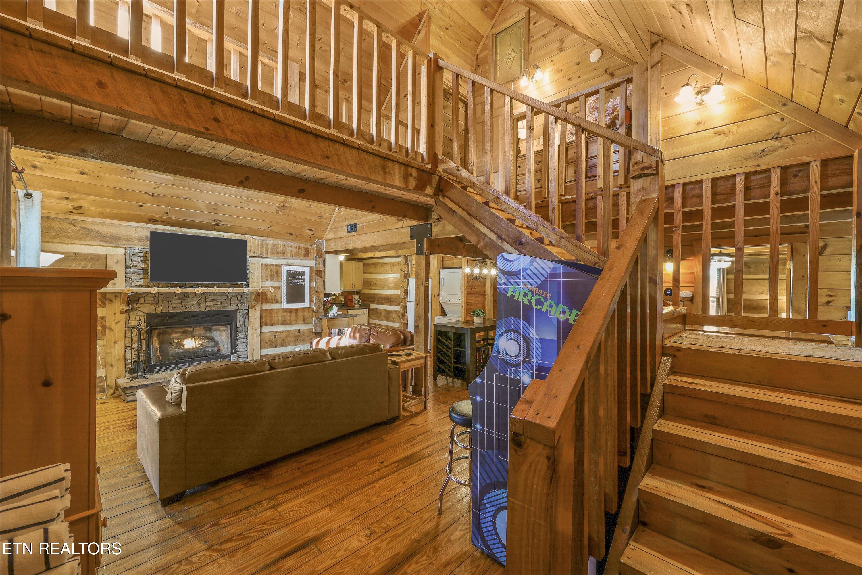 1483 Honey Oaks Way Sevierville TN 37876