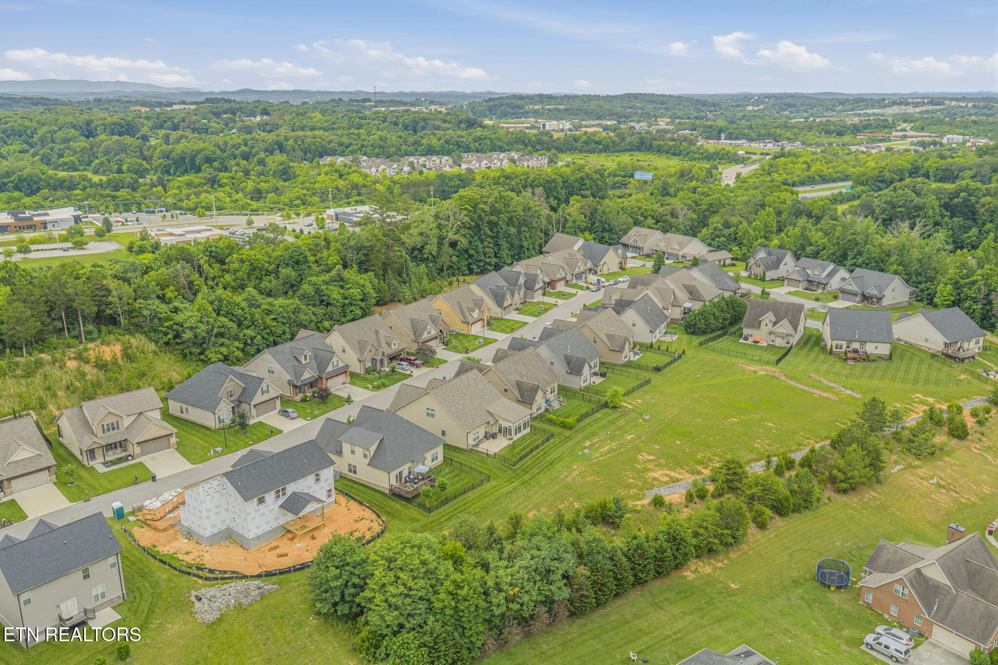 1016 Jacksonian Way Lenoir City TN 37772