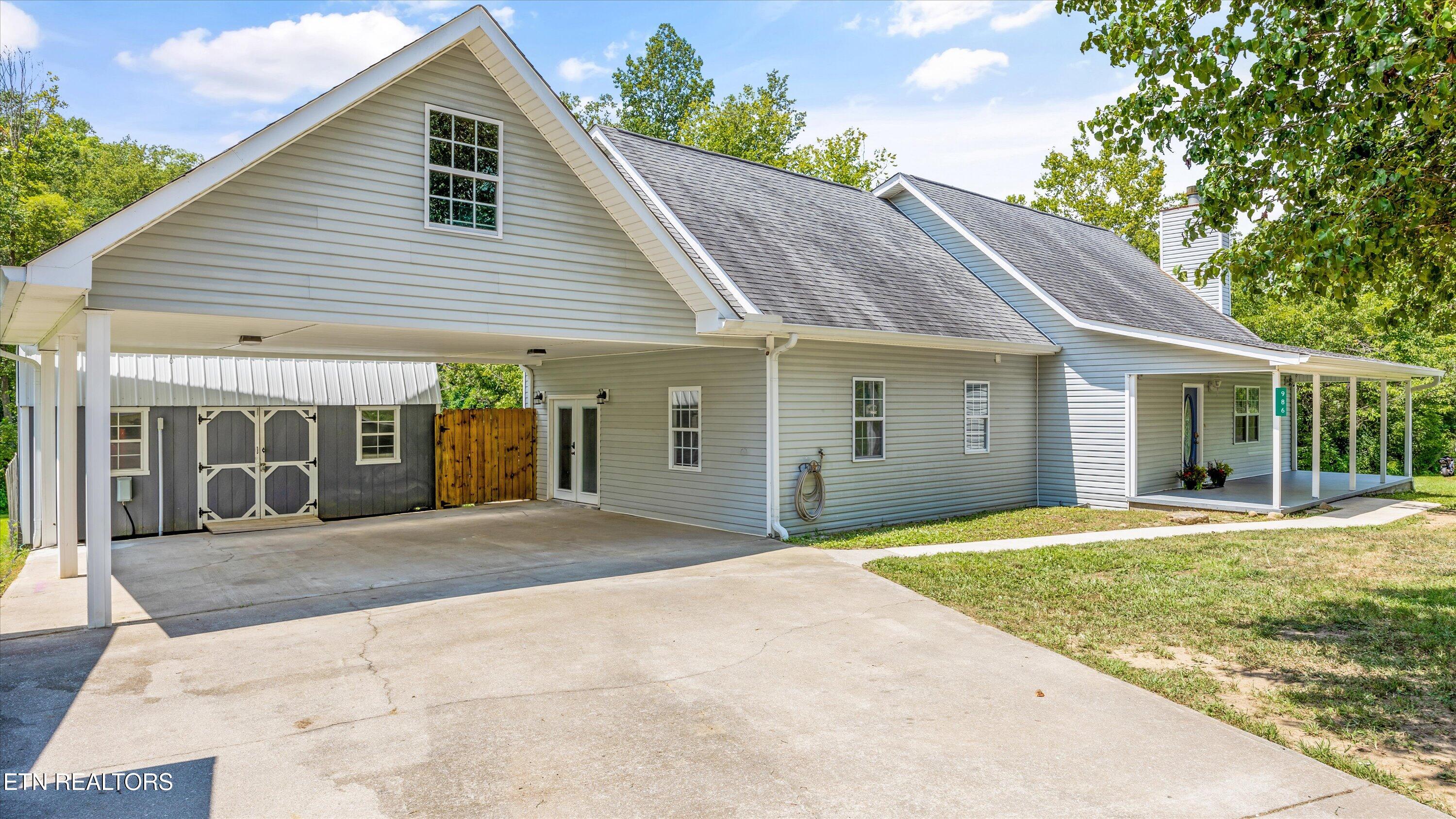 986 Marlow Circle Clinton TN 37716