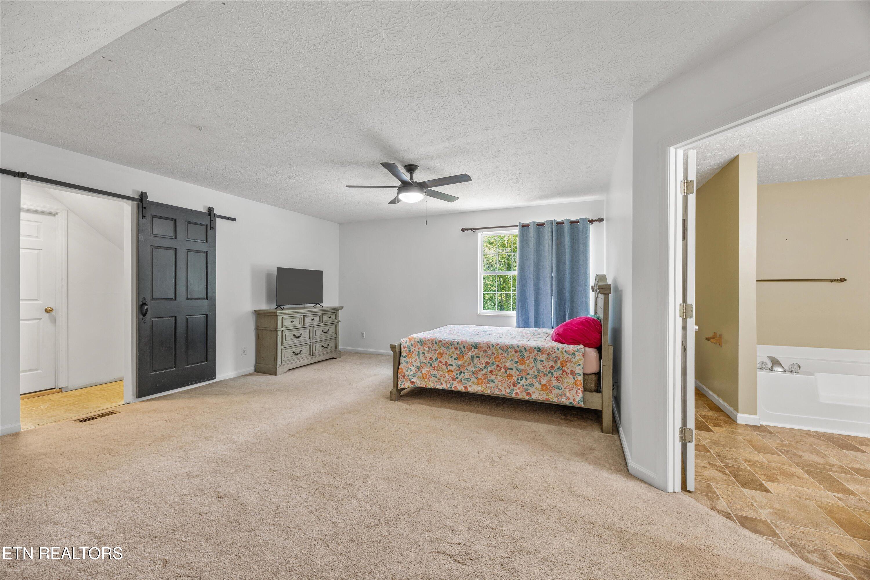 986 Marlow Circle Clinton TN 37716