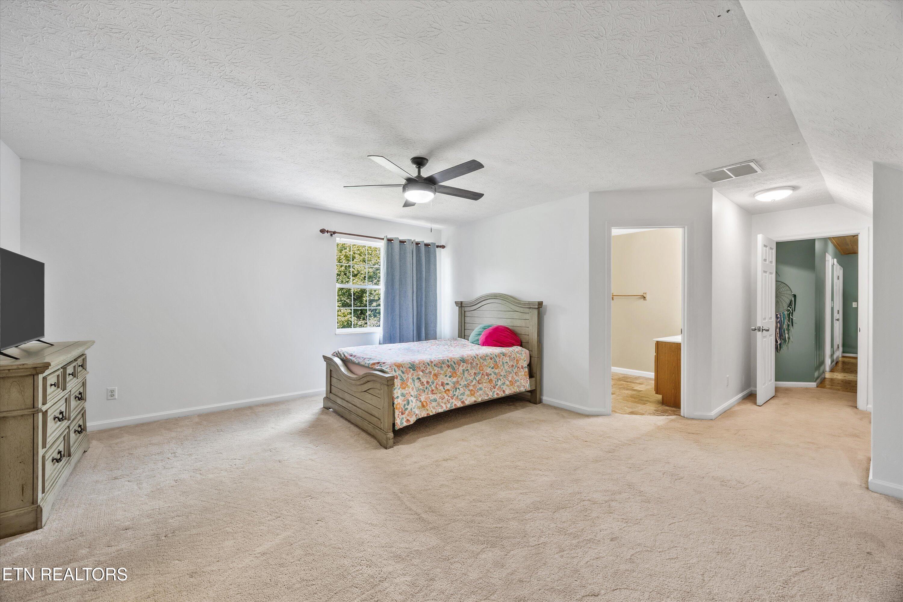986 Marlow Circle Clinton TN 37716