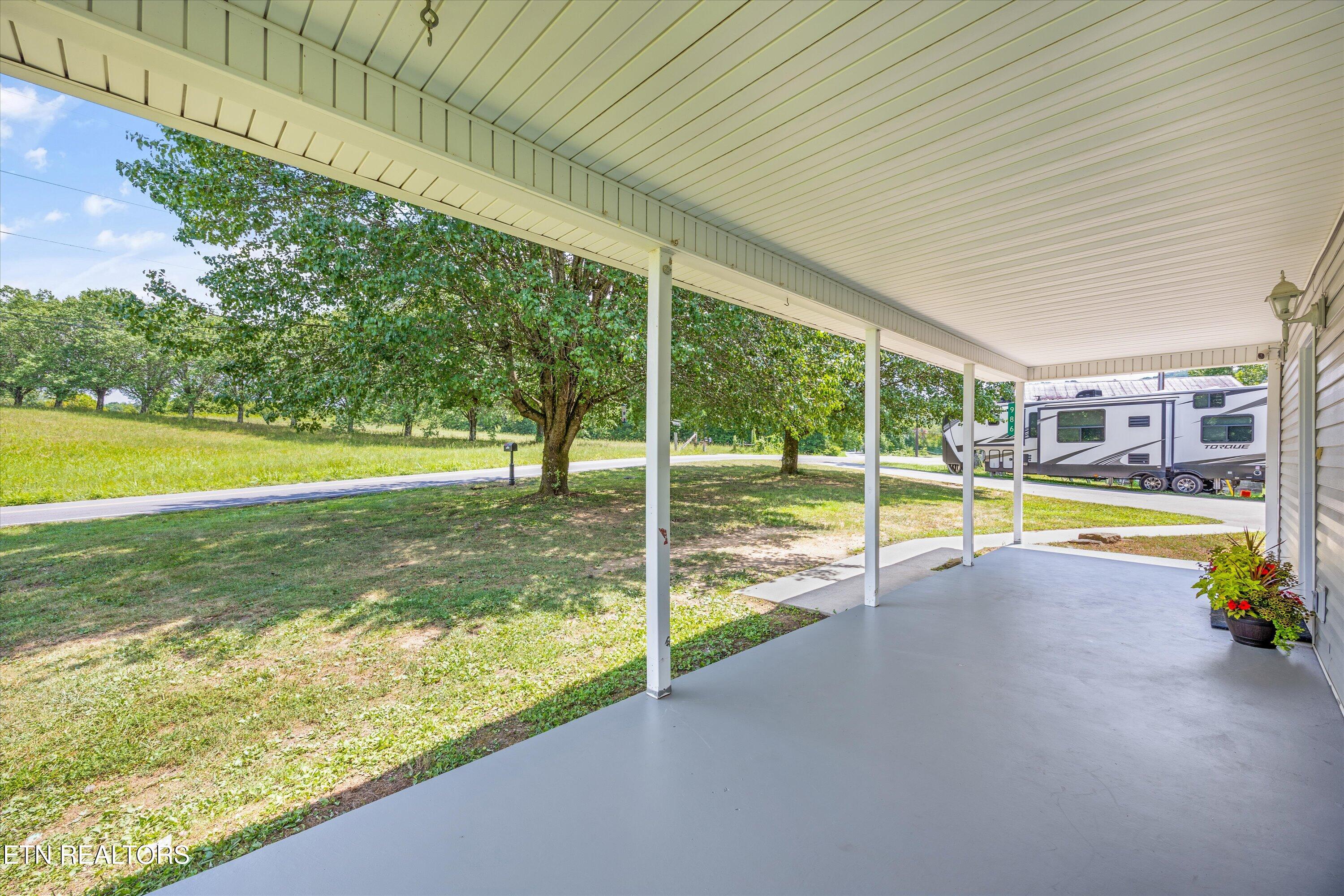 986 Marlow Circle Clinton TN 37716