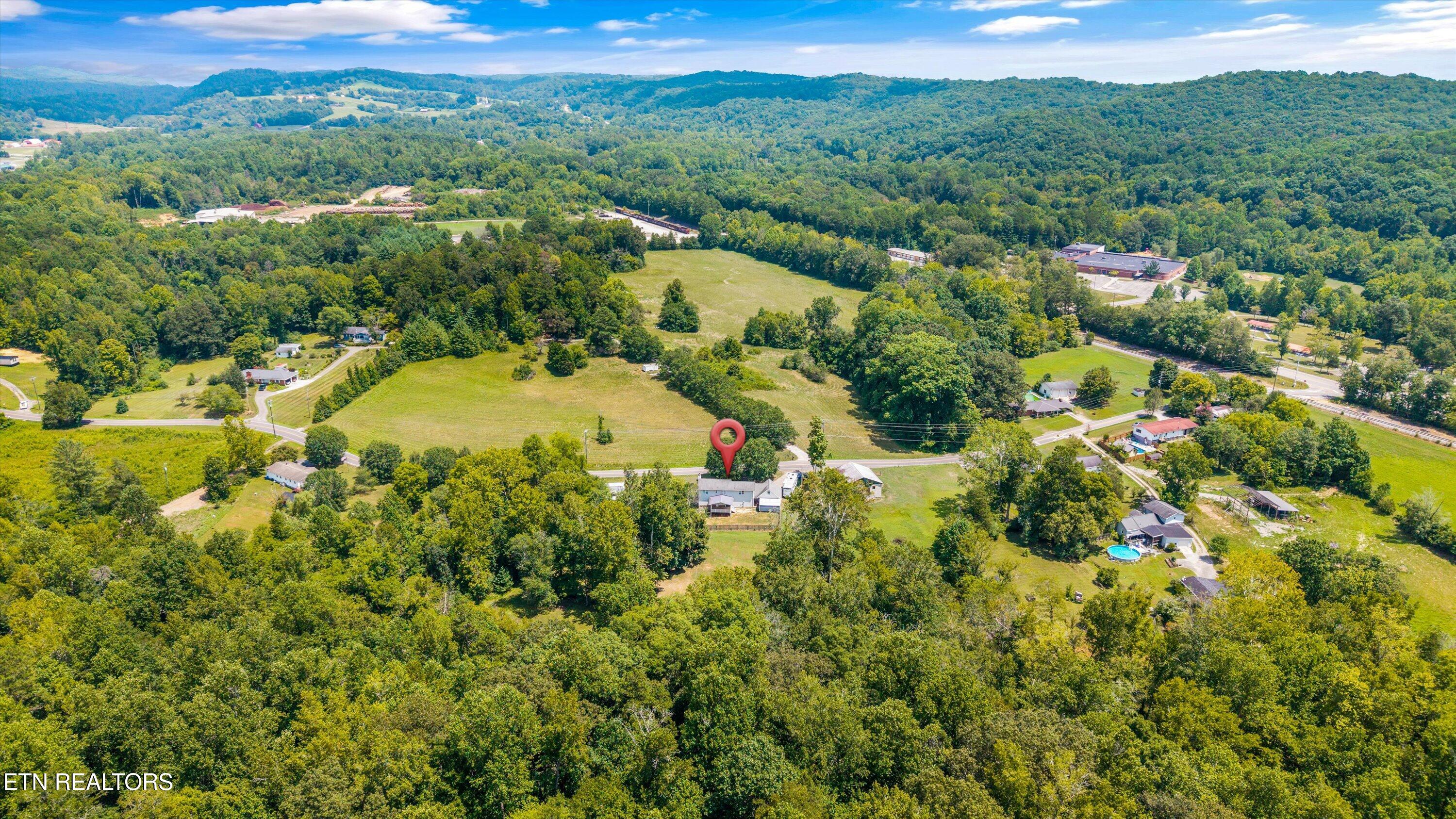 986 Marlow Circle Clinton TN 37716