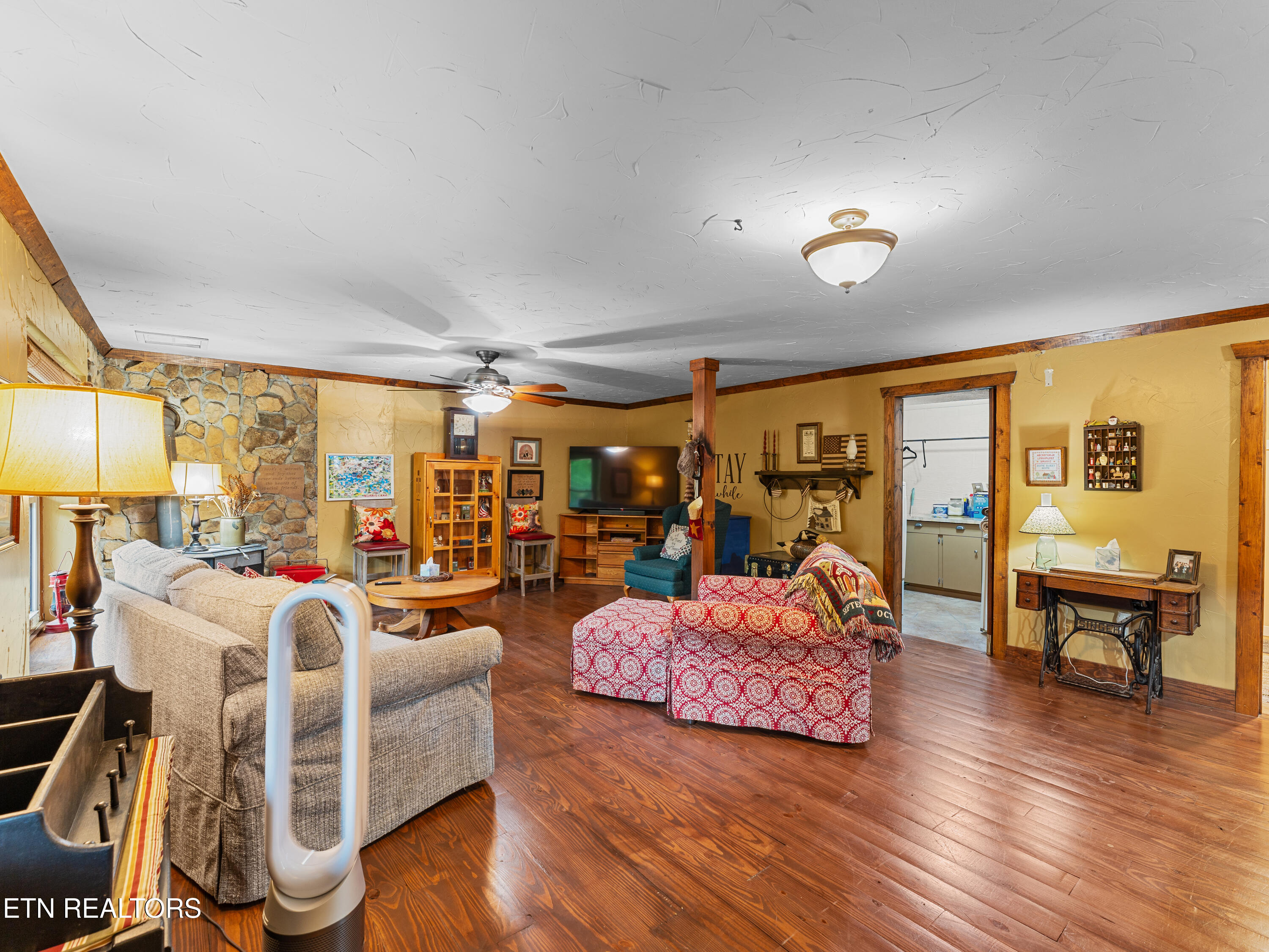 410 Lakeview Drive Sharps Chapel TN 37866