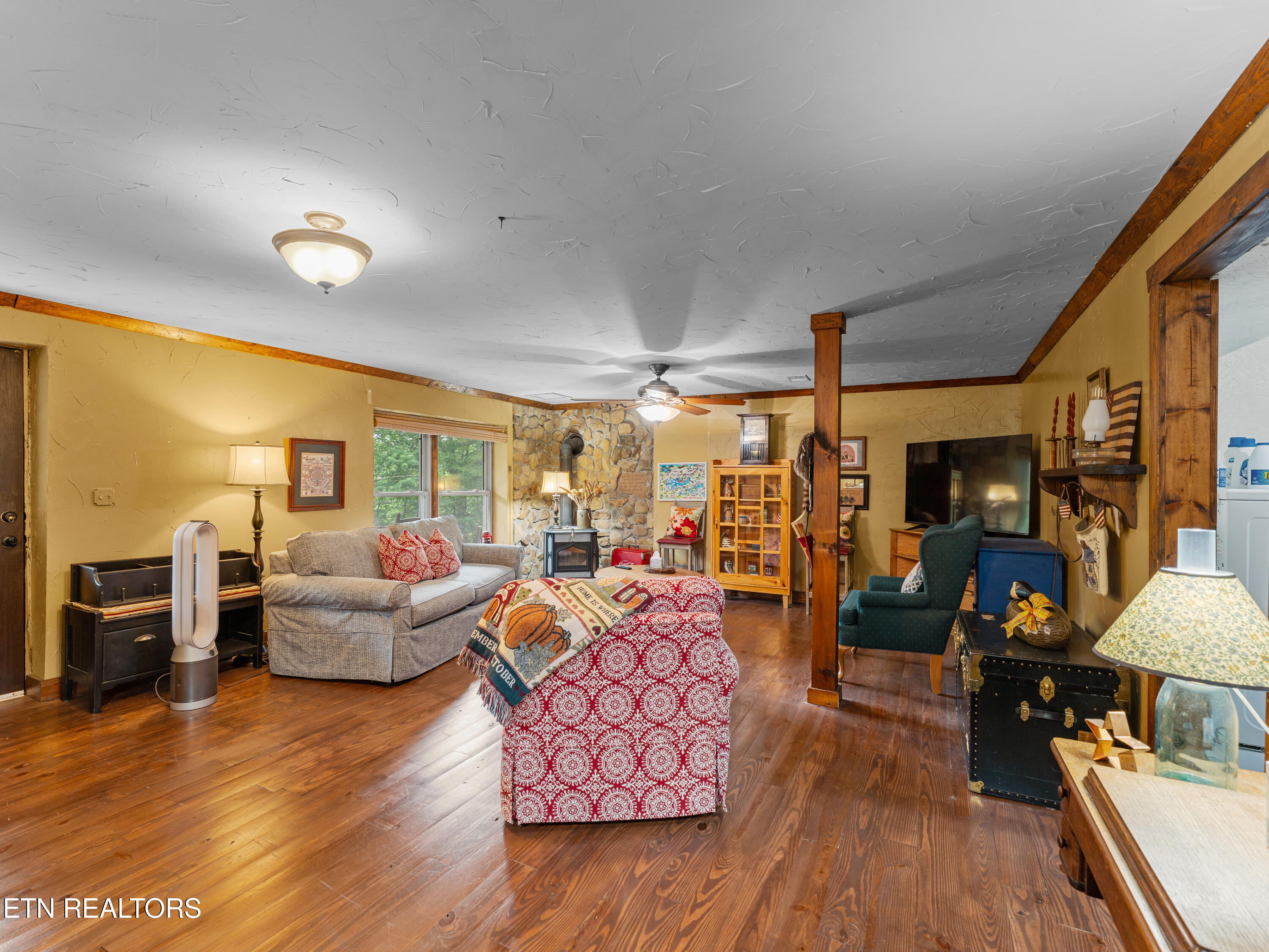 410 Lakeview Drive Sharps Chapel TN 37866