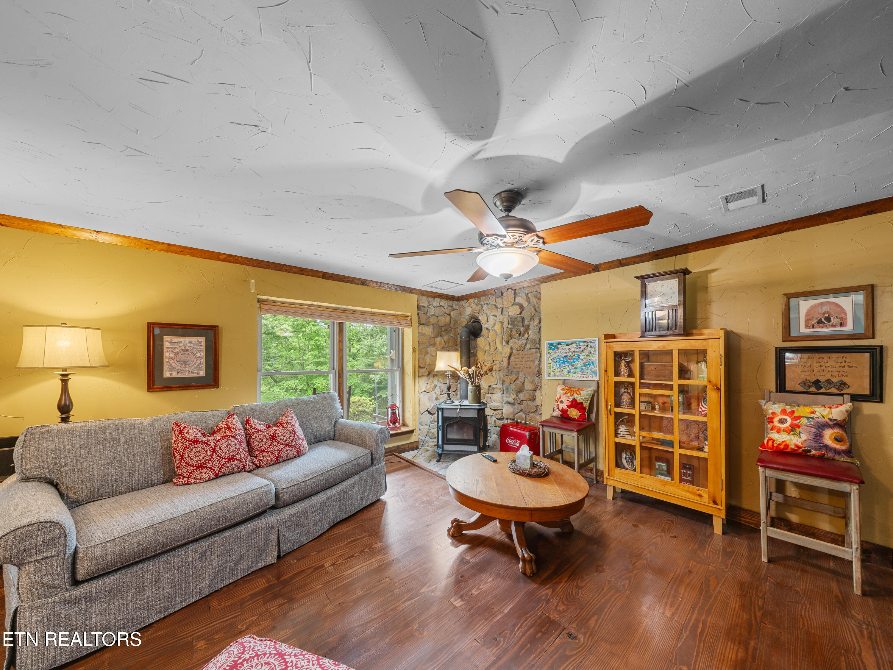 410 Lakeview Drive Sharps Chapel TN 37866