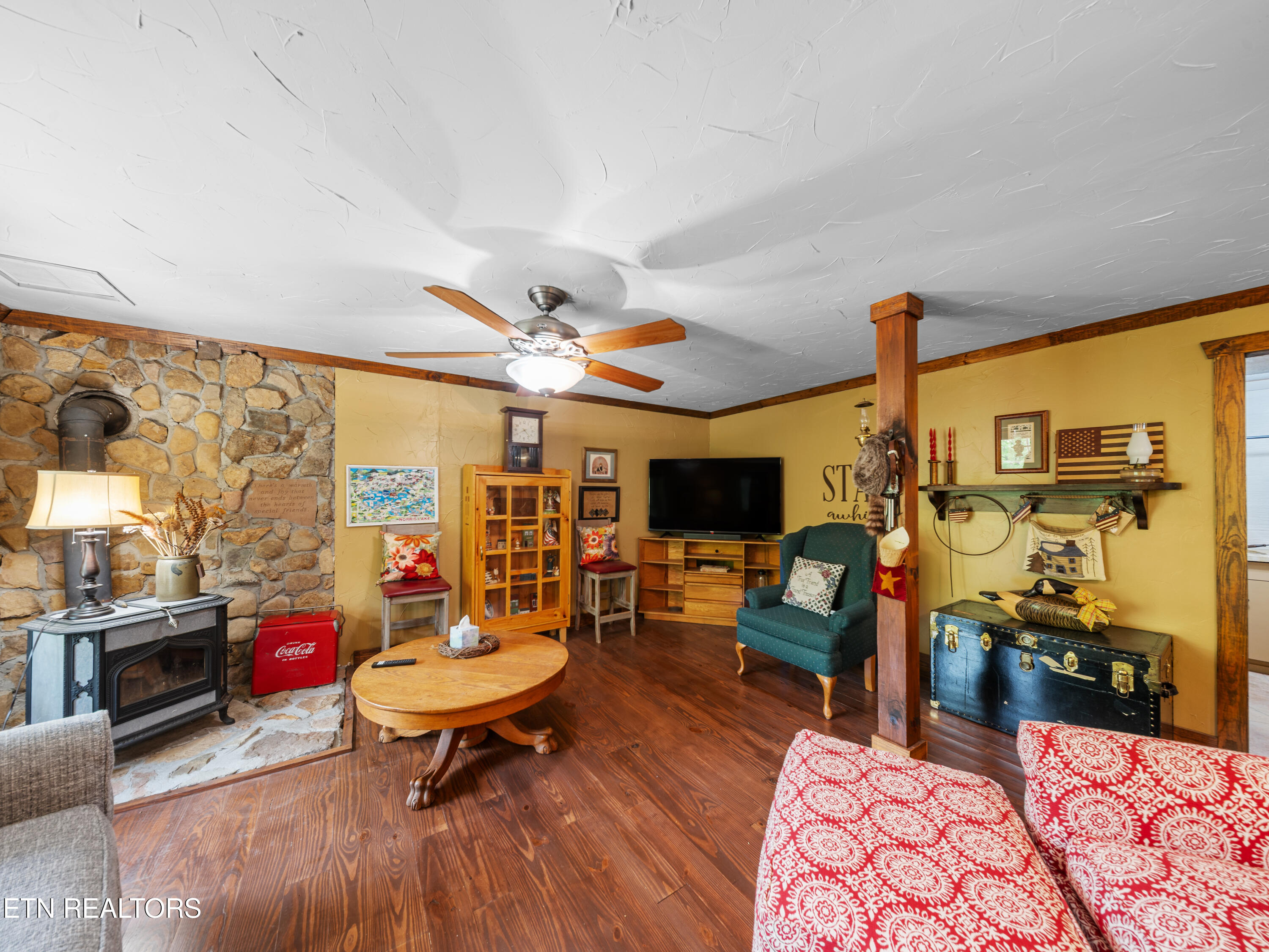 410 Lakeview Drive Sharps Chapel TN 37866
