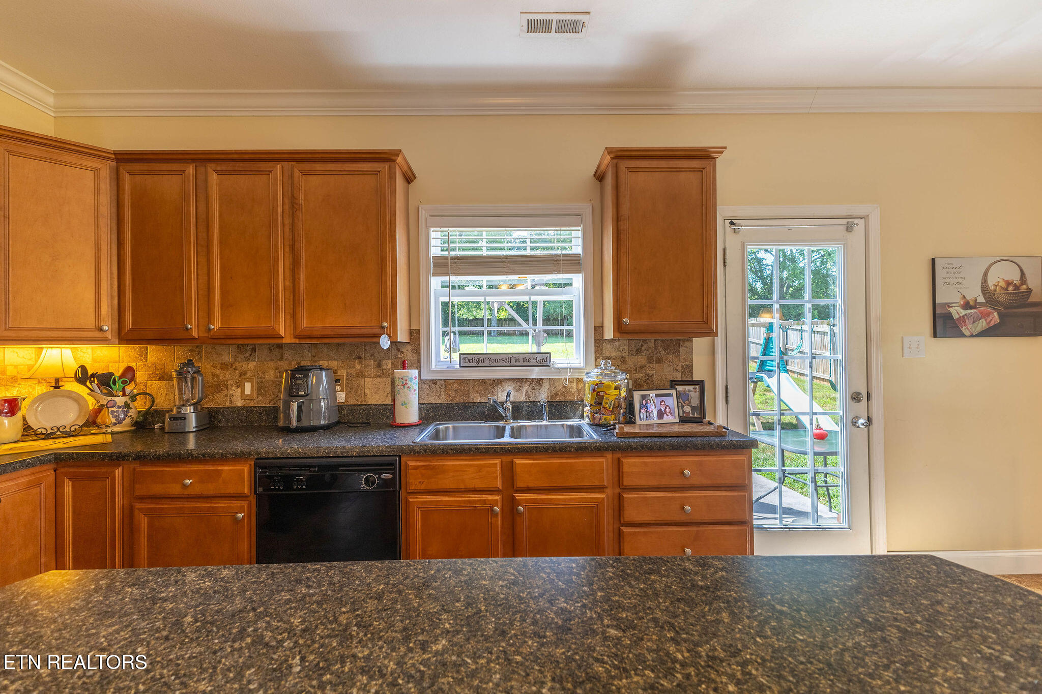 120 E Glenview Drive Lenoir City TN 37771
