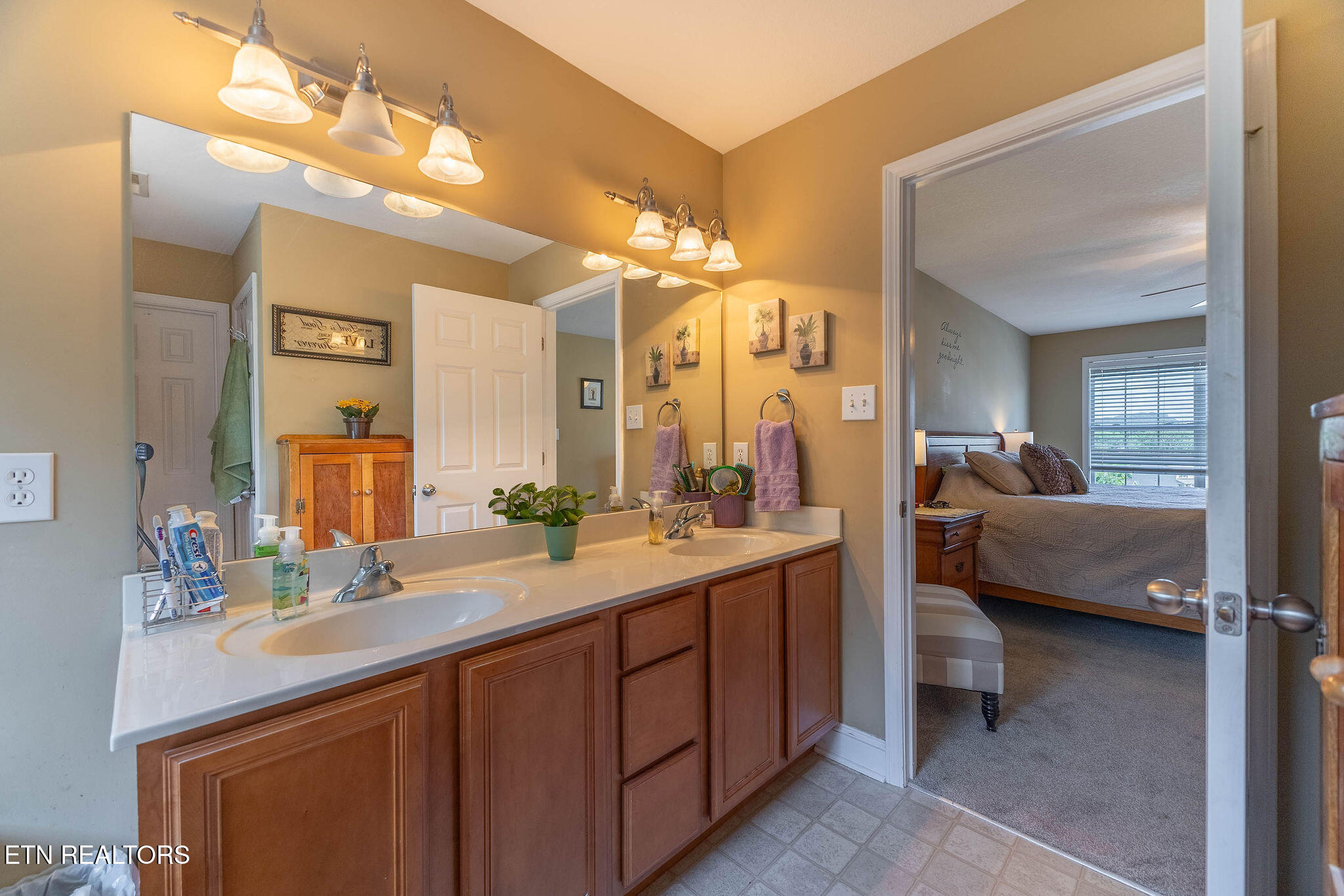 120 E Glenview Drive Lenoir City TN 37771