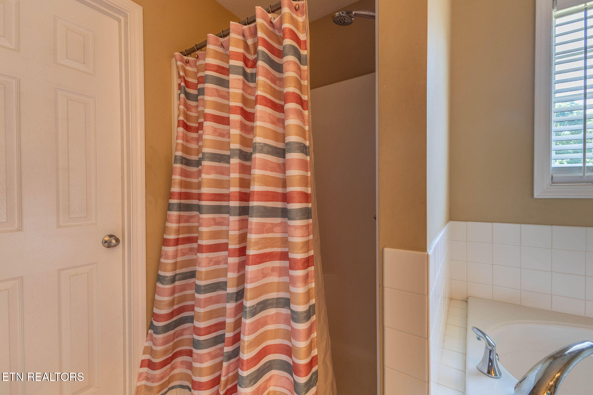 120 E Glenview Drive Lenoir City TN 37771
