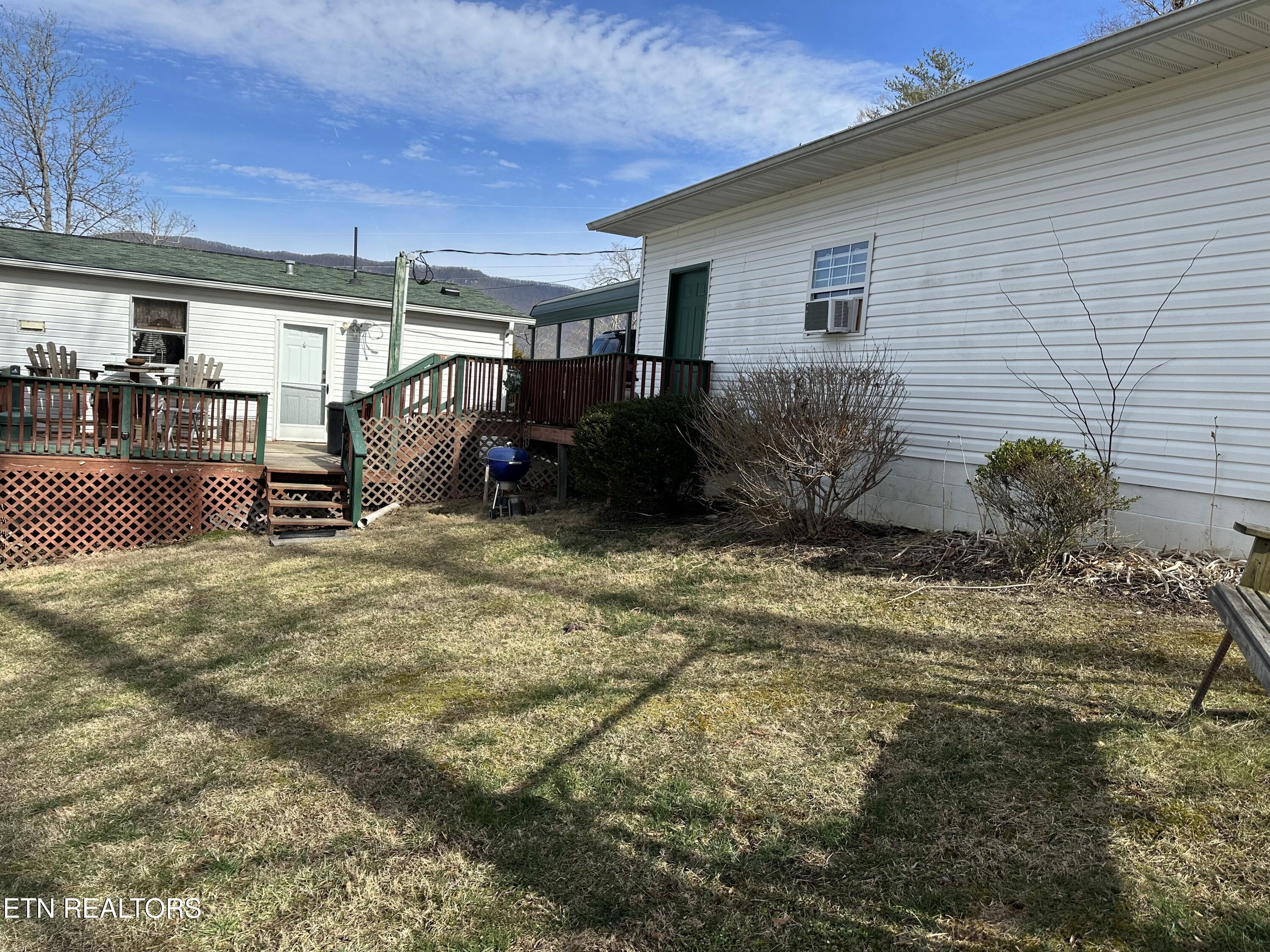 222 E Cumberland Lane Speedwell TN 37870