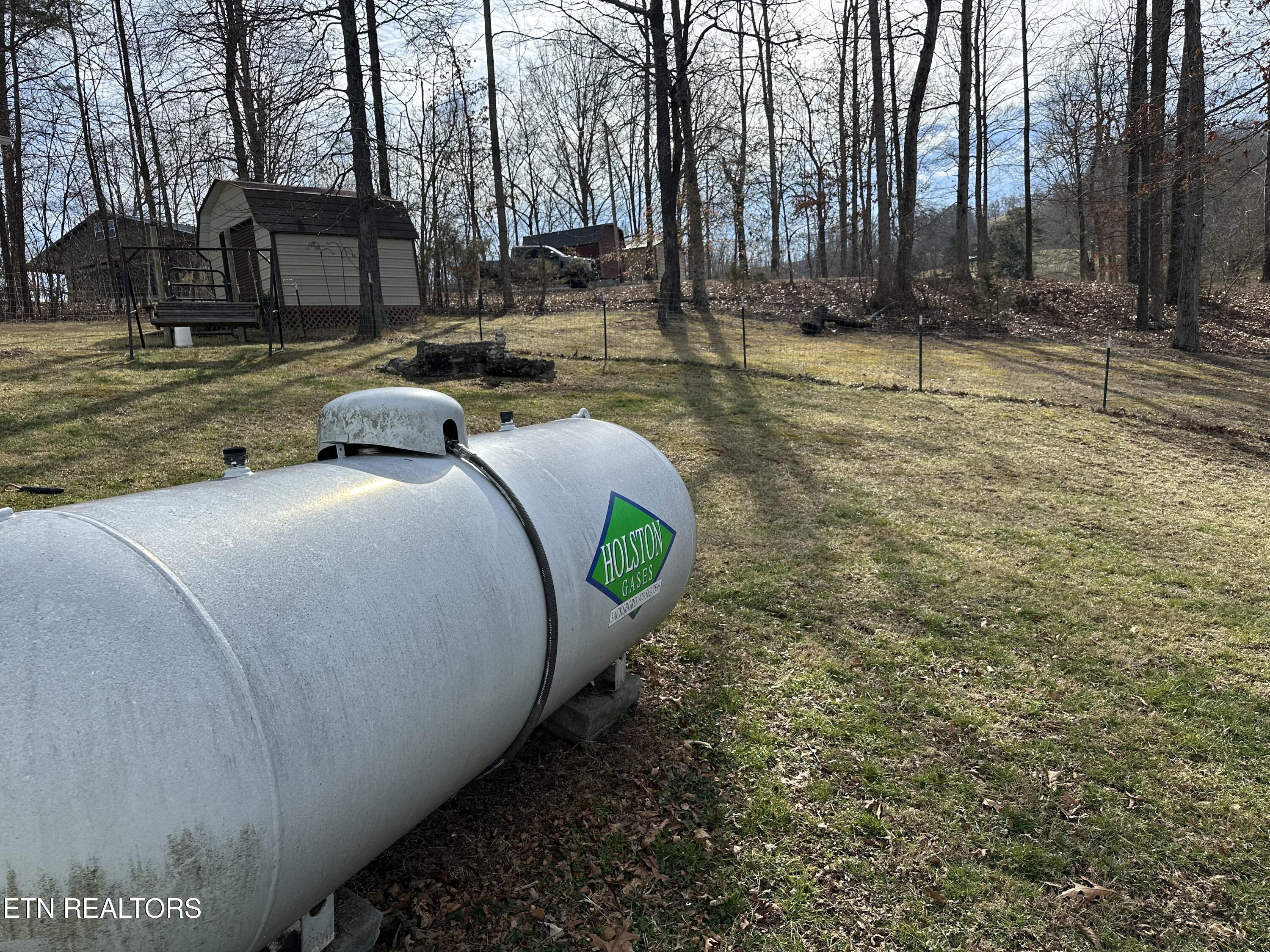 222 E Cumberland Lane Speedwell TN 37870