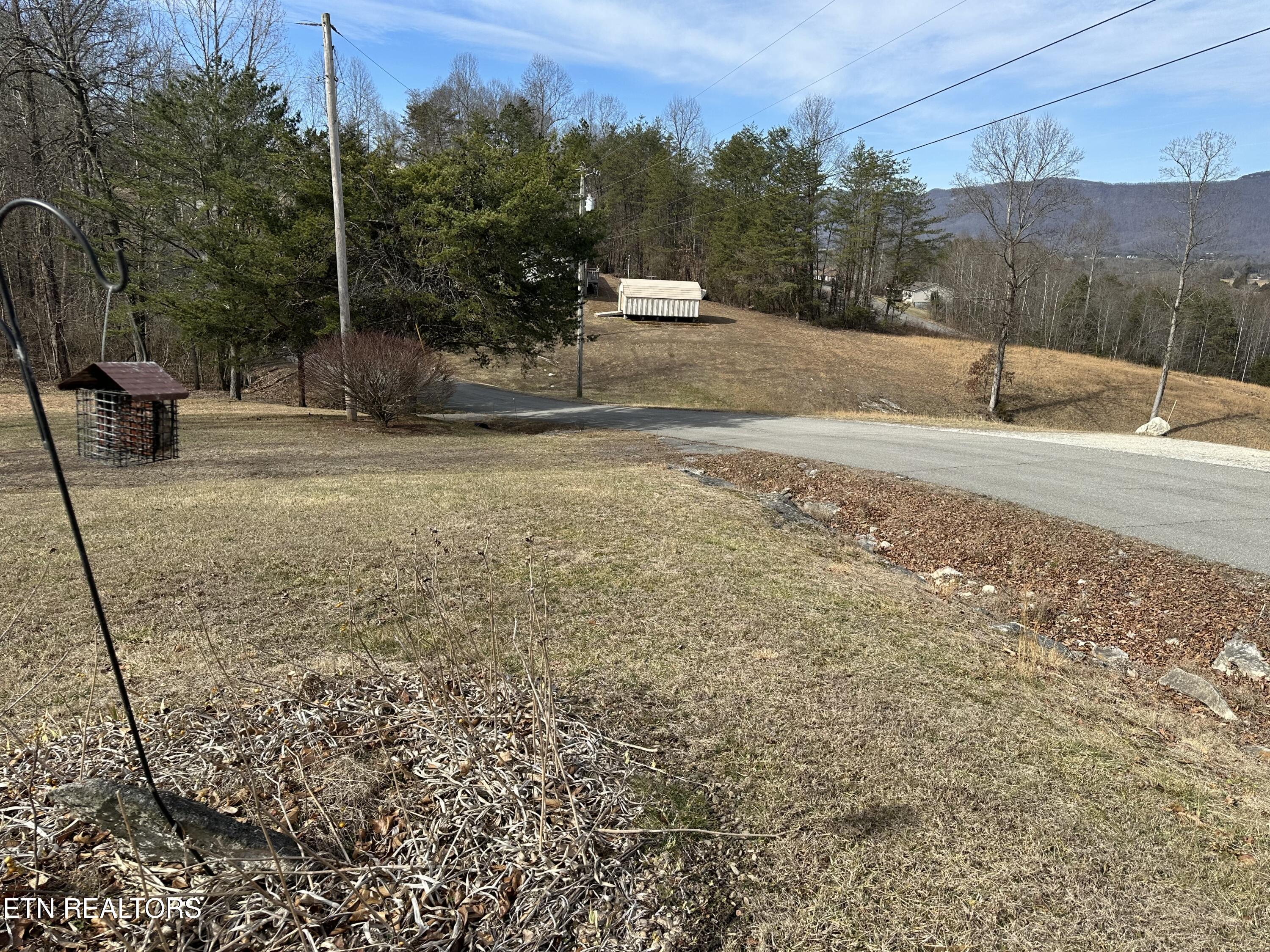 222 E Cumberland Lane Speedwell TN 37870