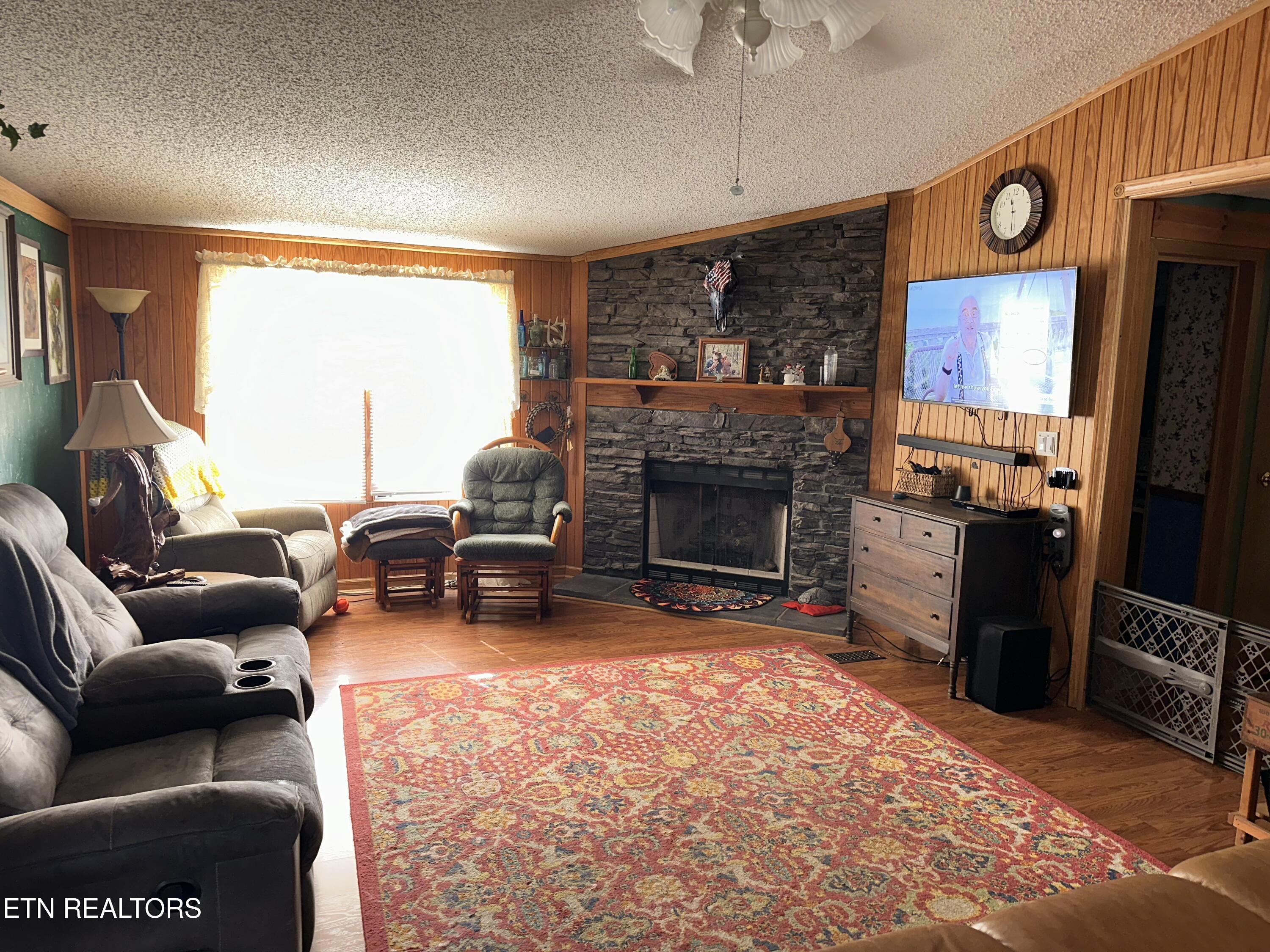 222 E Cumberland Lane Speedwell TN 37870