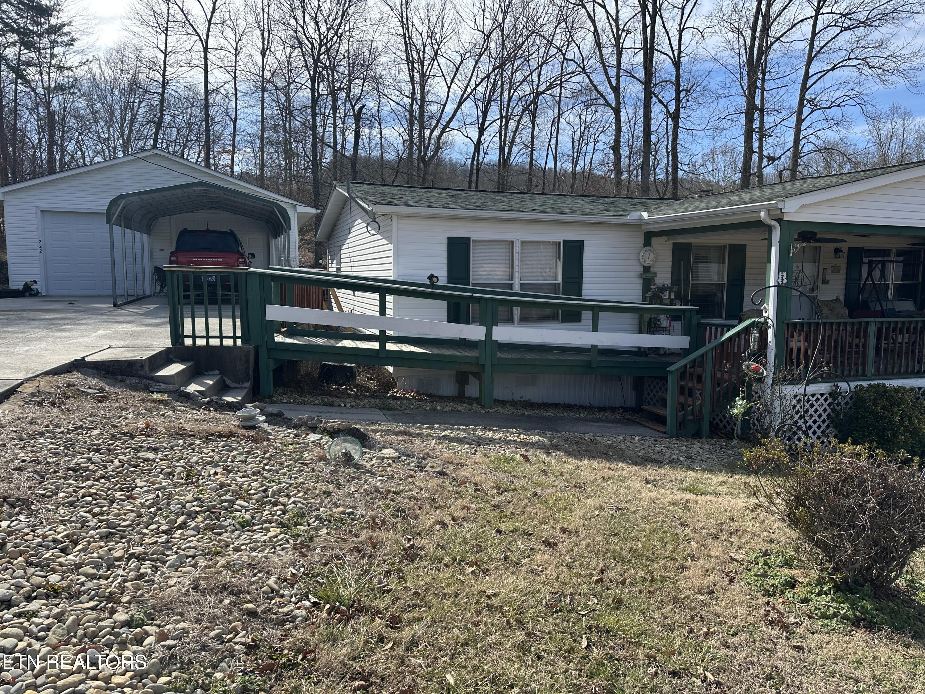 222 E Cumberland Lane Speedwell TN 37870