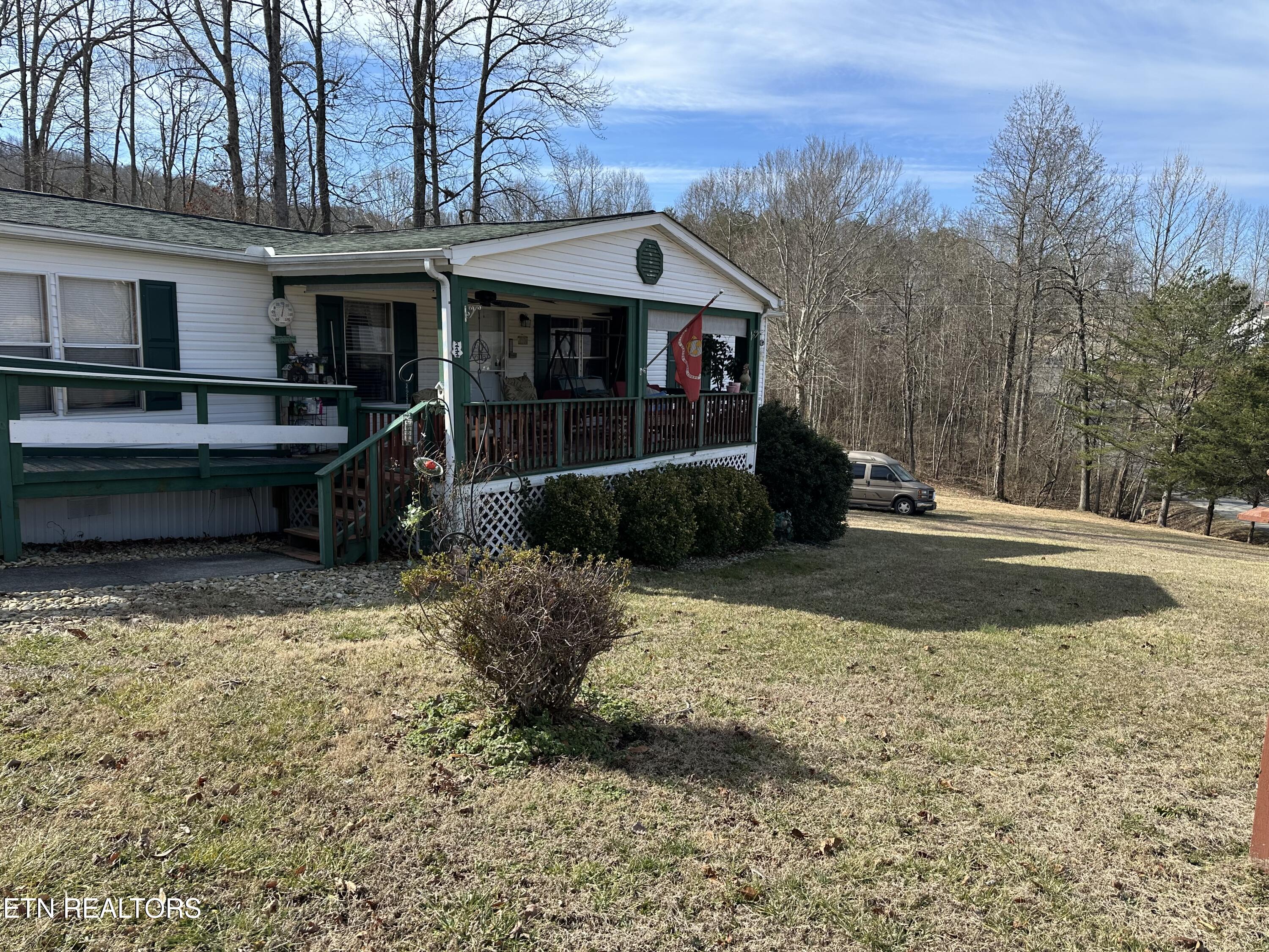 222 E Cumberland Lane Speedwell TN 37870
