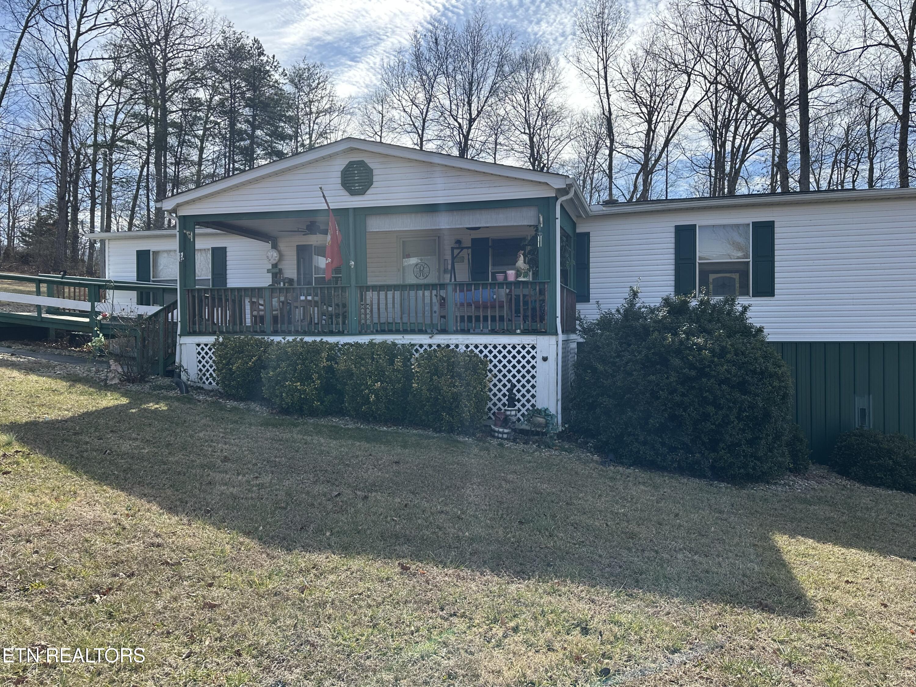222 E Cumberland Lane Speedwell TN 37870