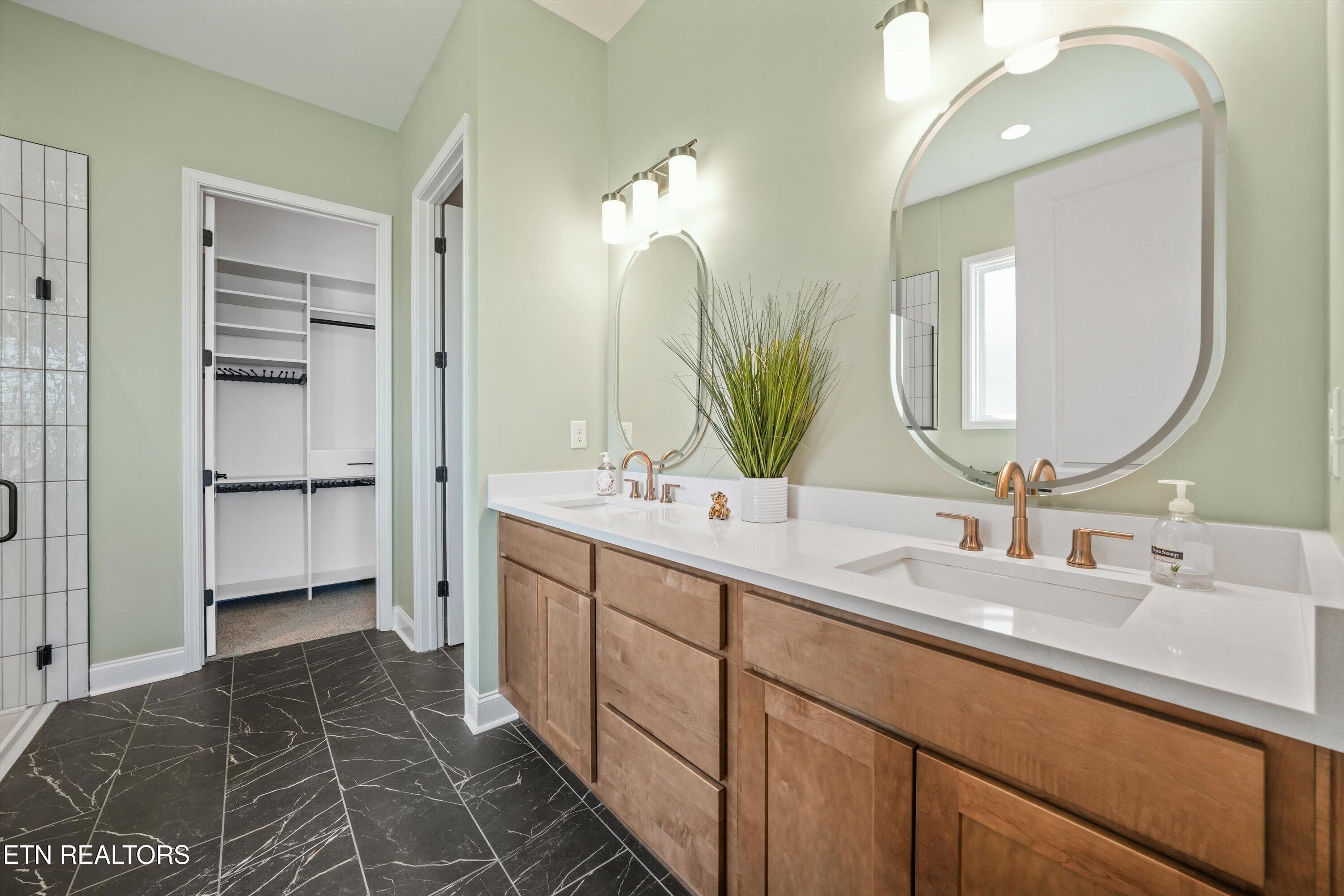 234 Clover Circle Lenoir City TN 37772