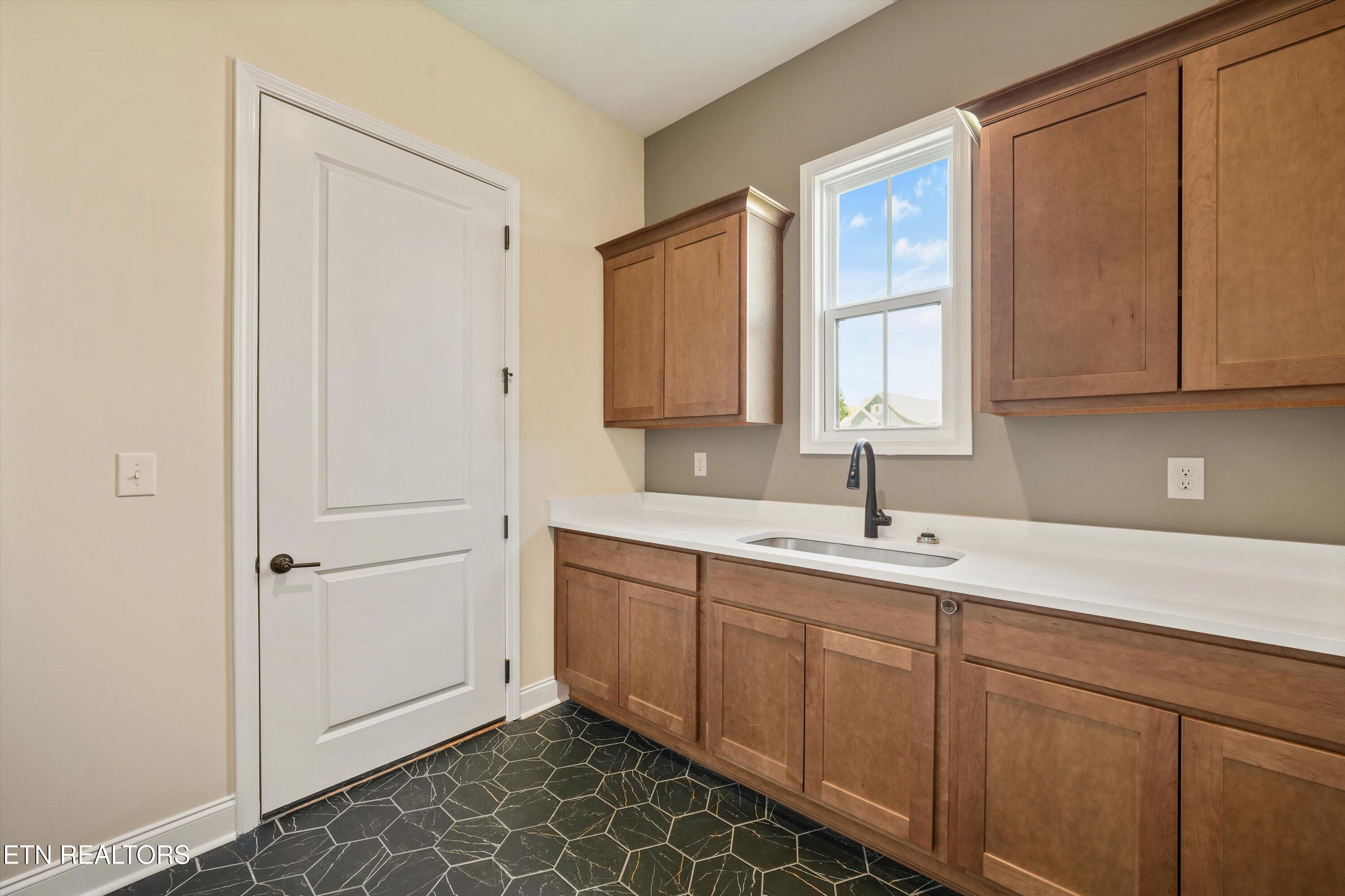 234 Clover Circle Lenoir City TN 37772
