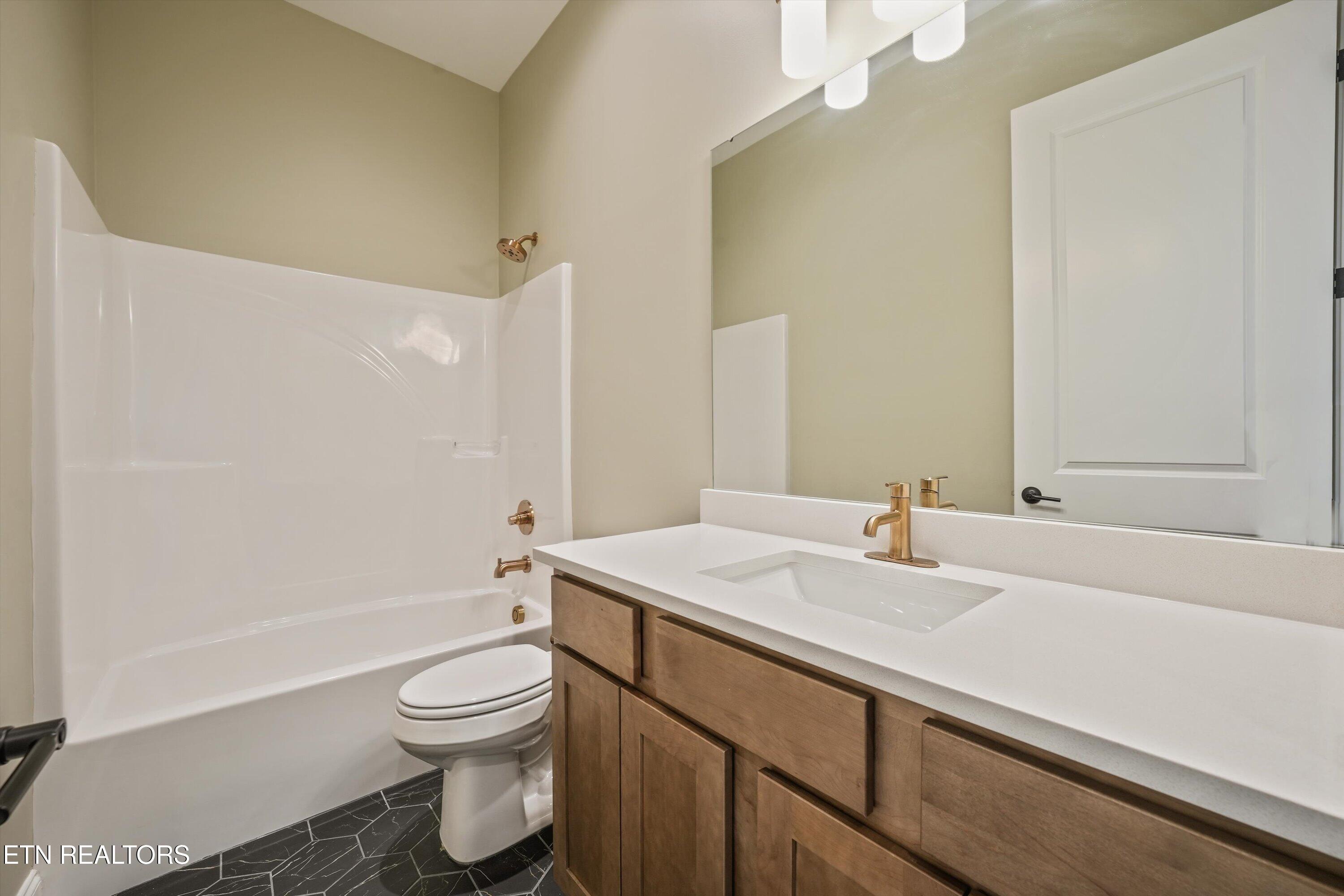 234 Clover Circle Lenoir City TN 37772