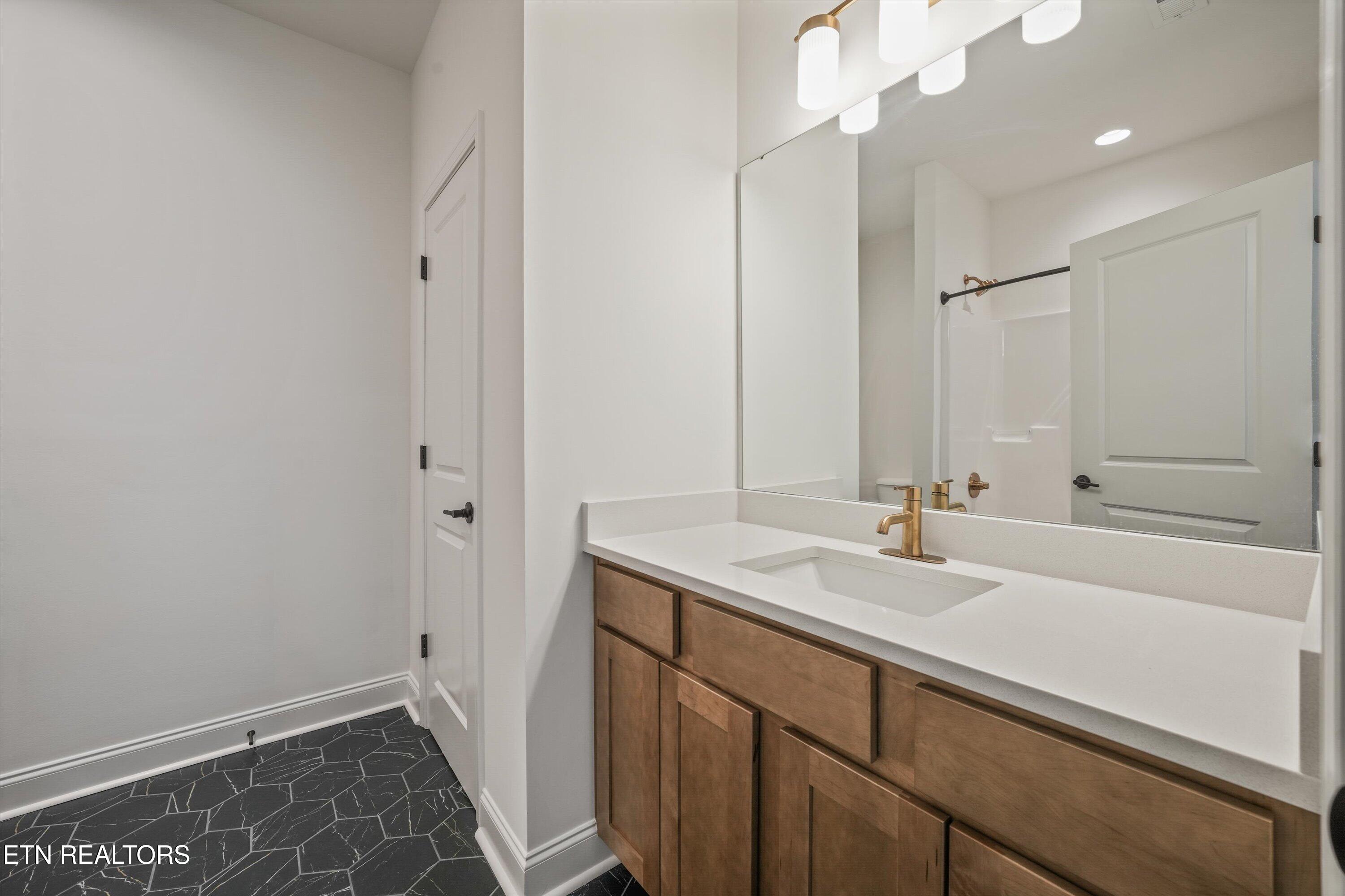 234 Clover Circle Lenoir City TN 37772