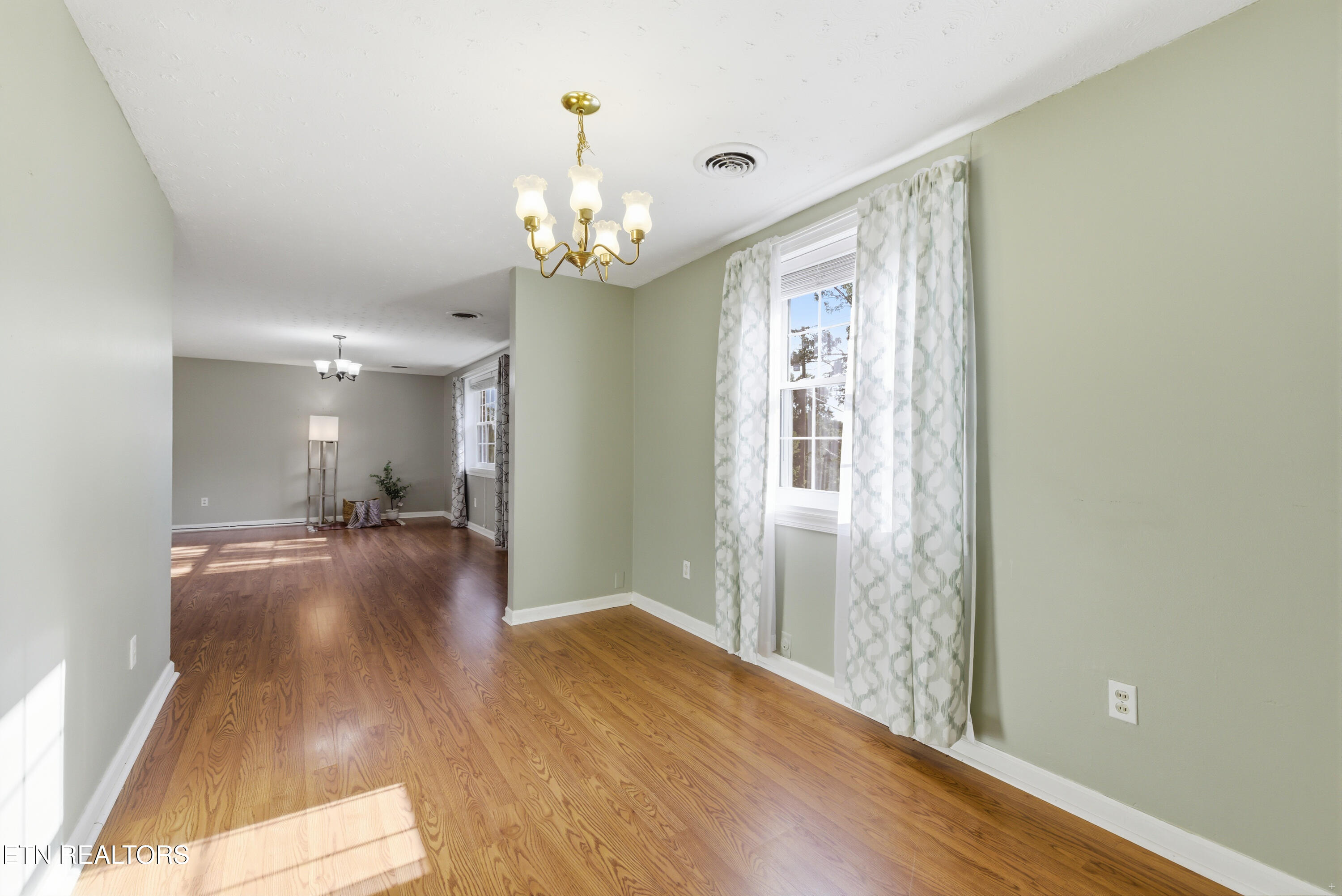 4620 Robinhood Circle Strawberry Plains TN 37871