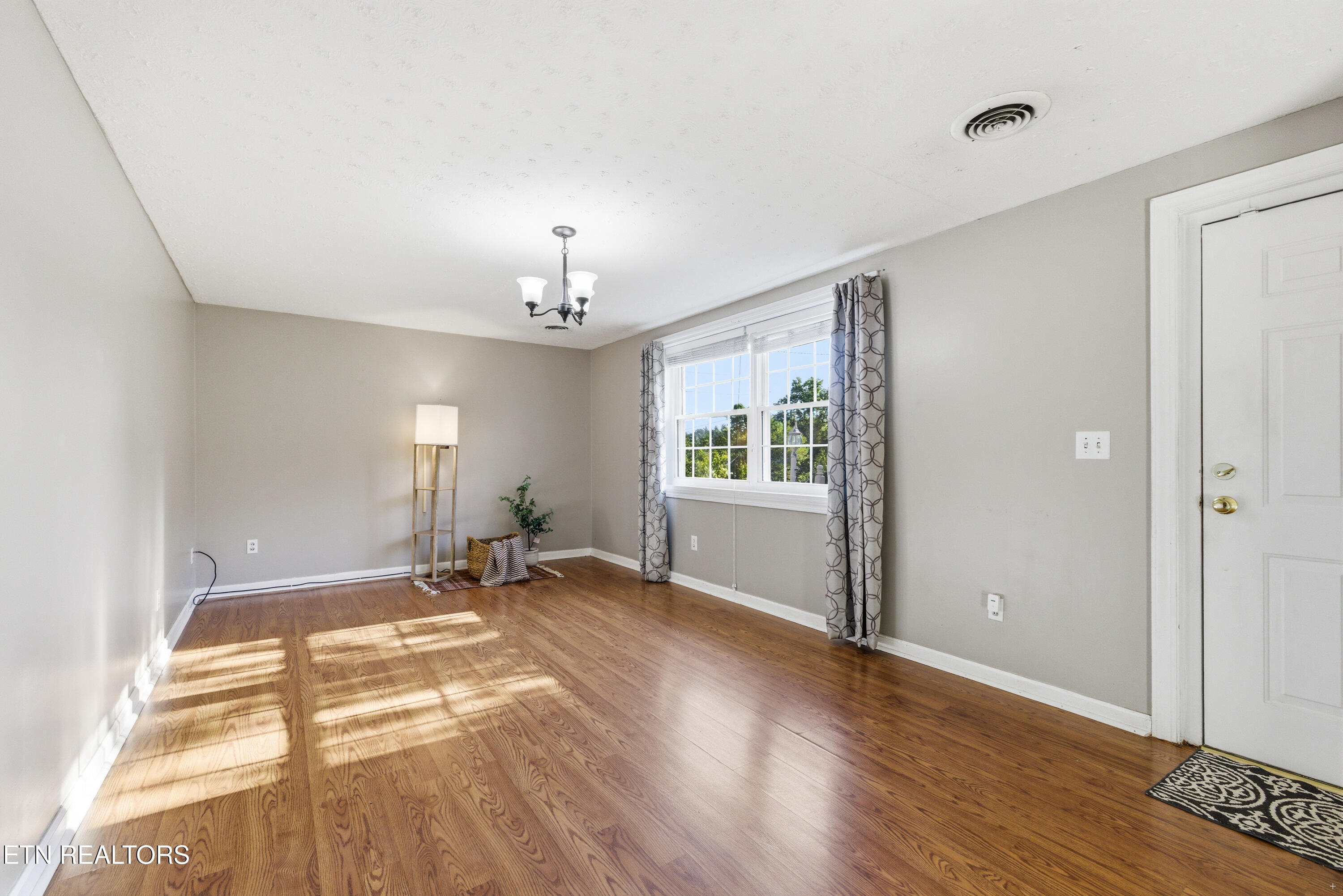 4620 Robinhood Circle Strawberry Plains TN 37871