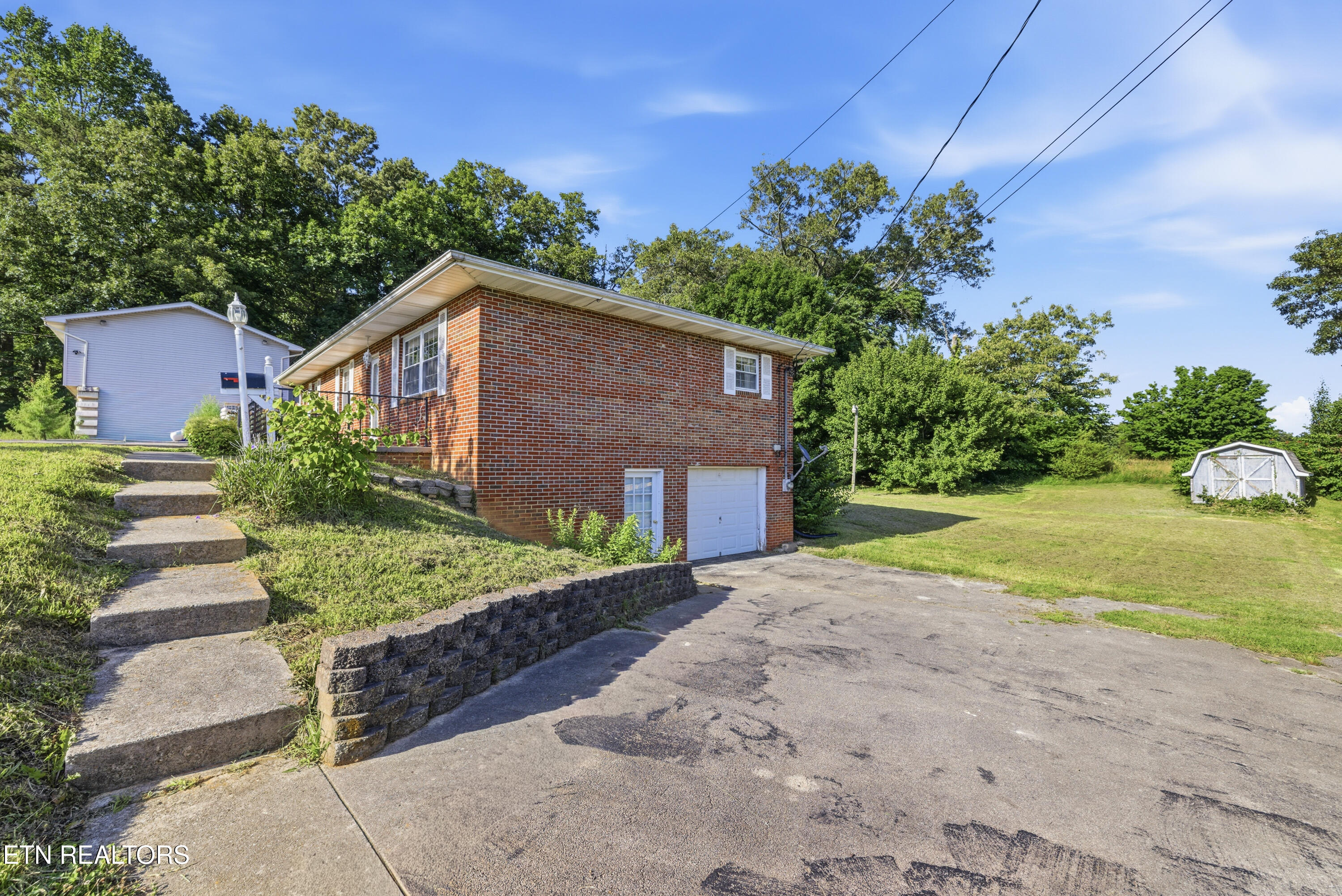 4620 Robinhood Circle Strawberry Plains TN 37871