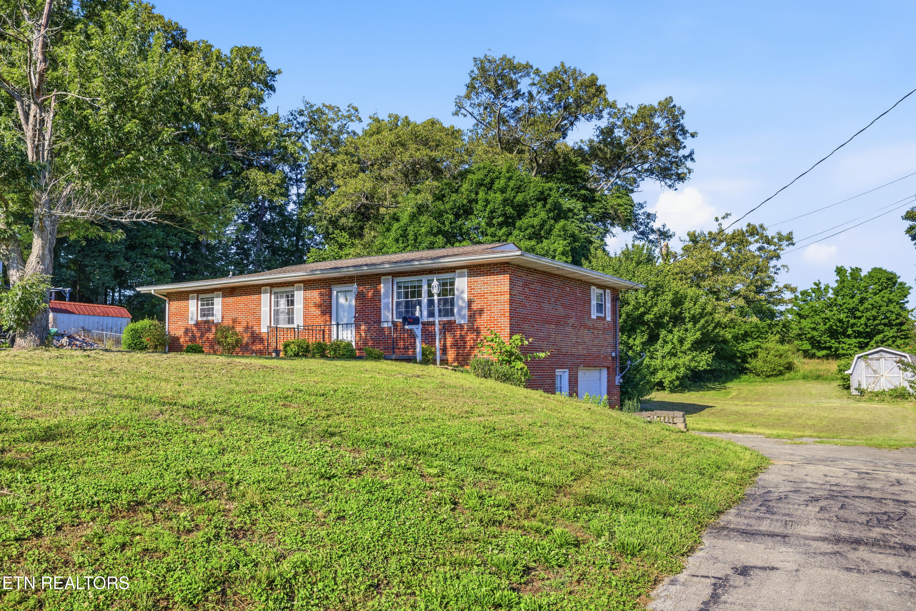 4620 Robinhood Circle Strawberry Plains TN 37871