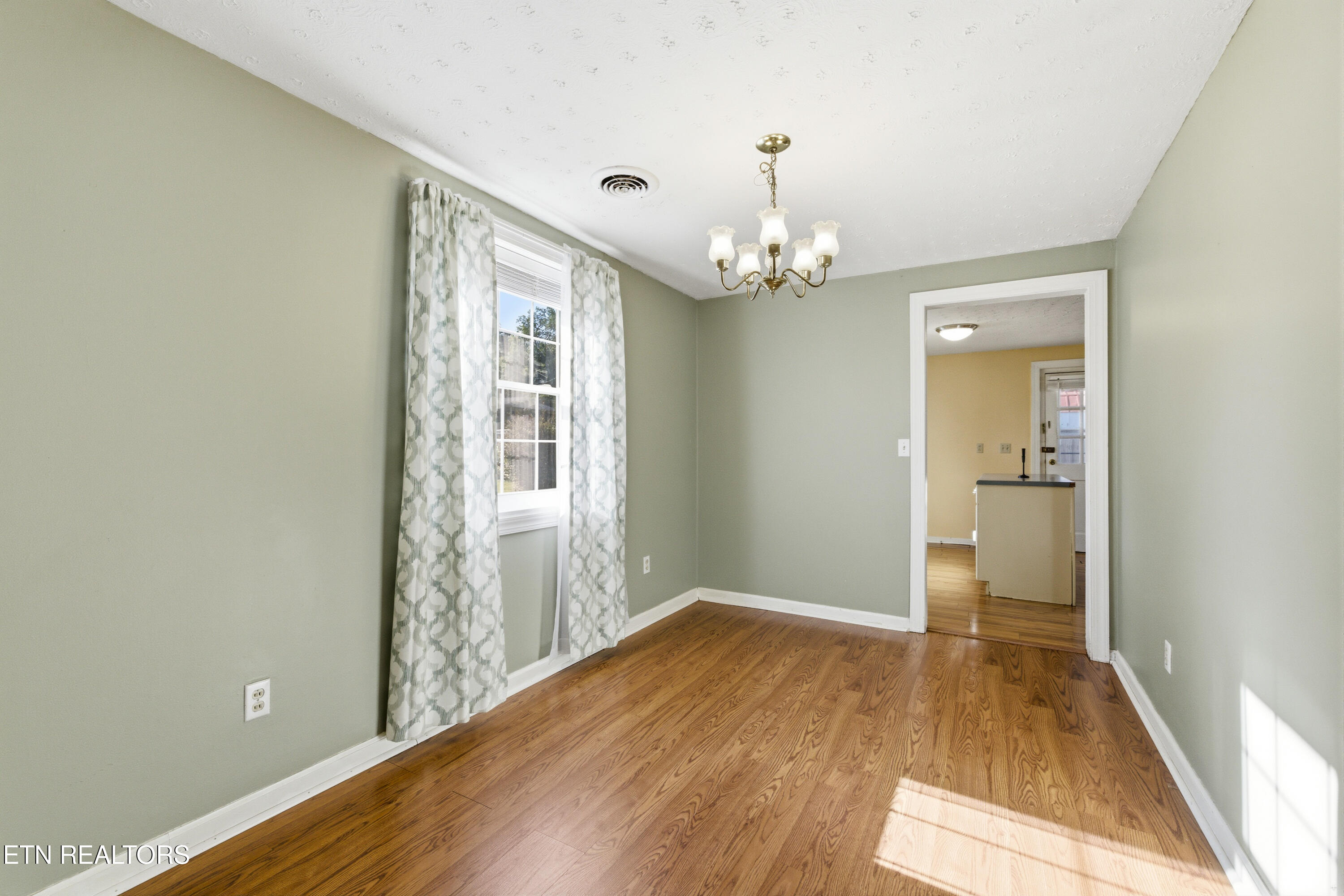 4620 Robinhood Circle Strawberry Plains TN 37871