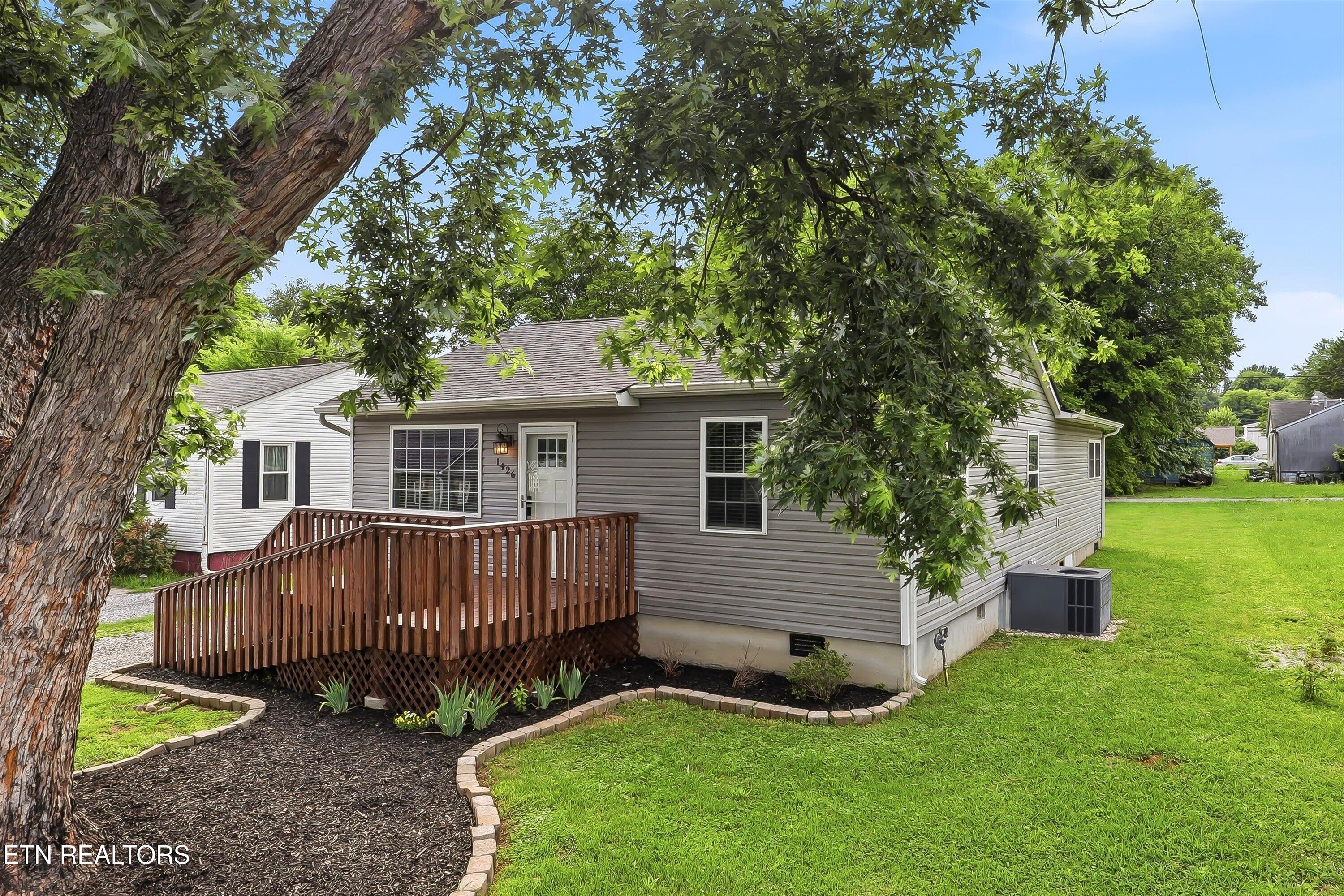 1426 Irwin Avenue Maryville TN 37804