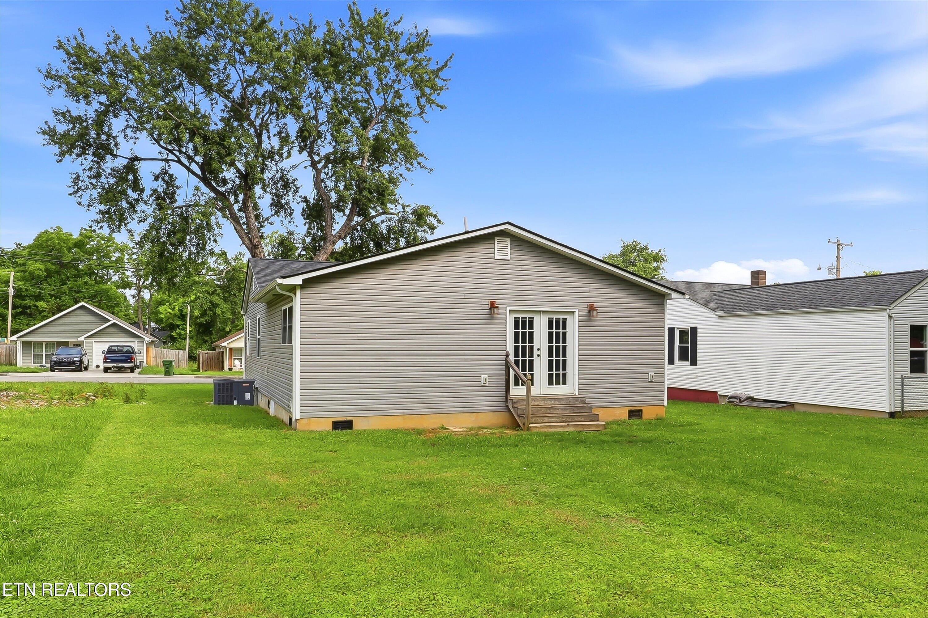 1426 Irwin Avenue Maryville TN 37804