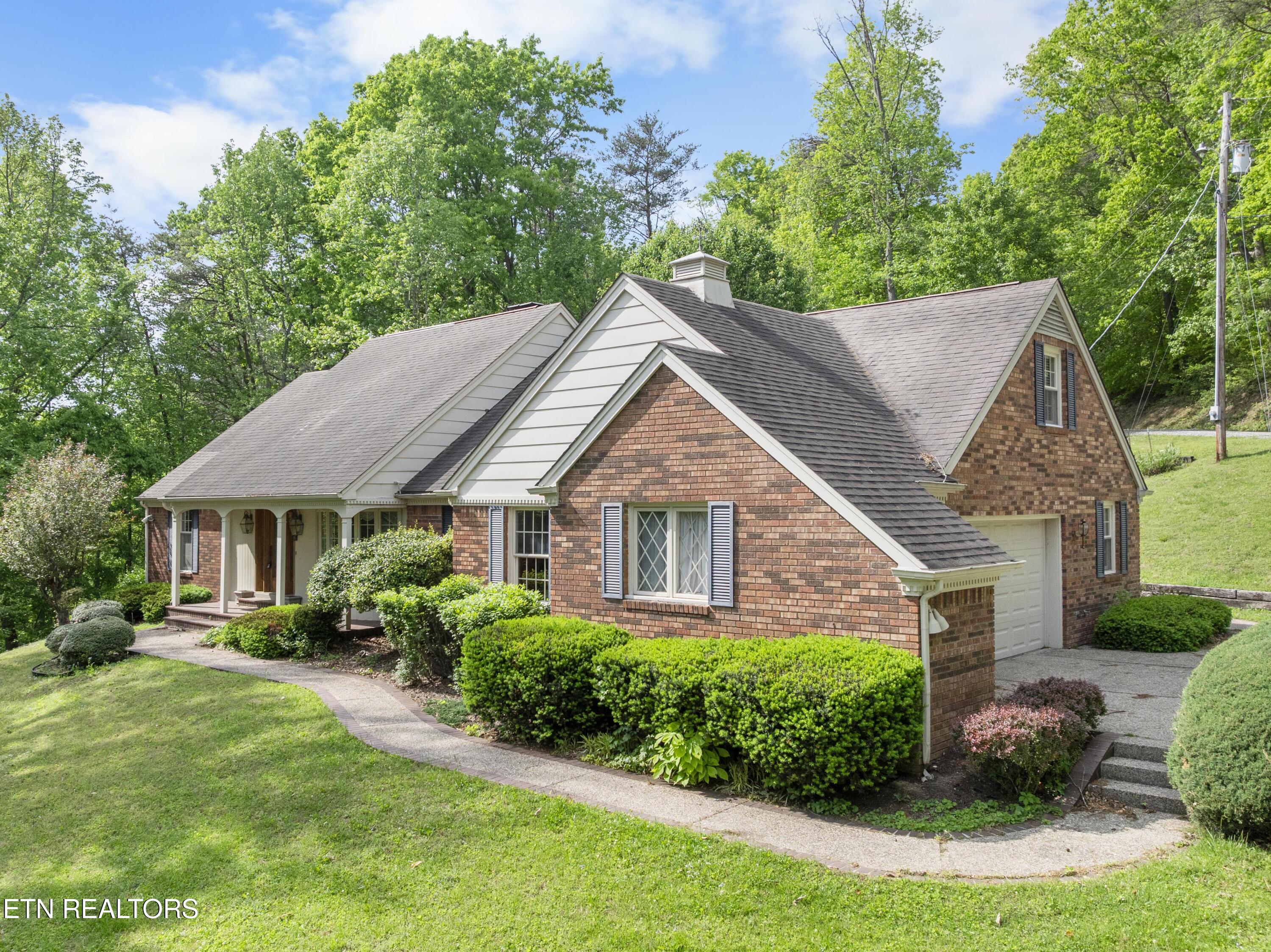 145 Lynn Avenue Jellico TN 37762