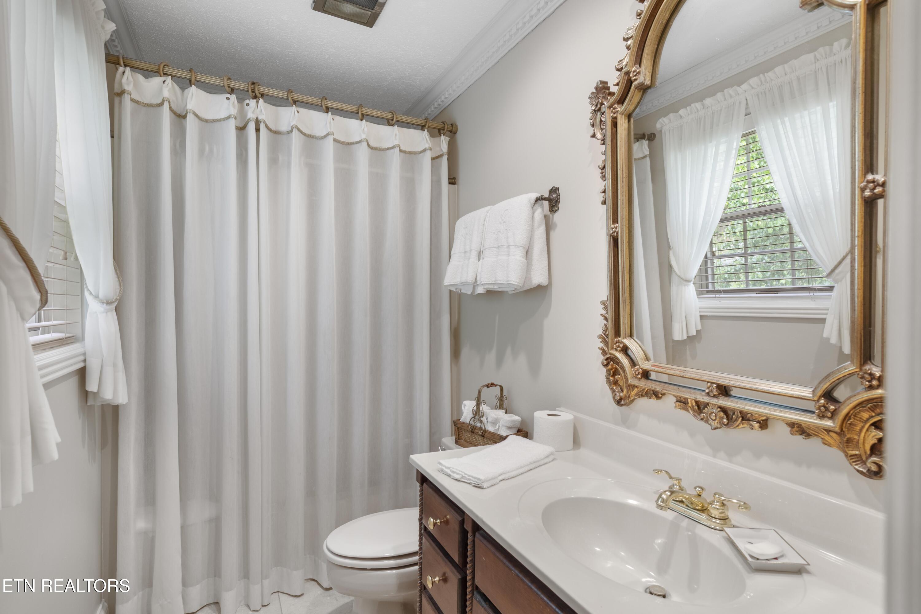 145 Lynn Avenue Jellico TN 37762