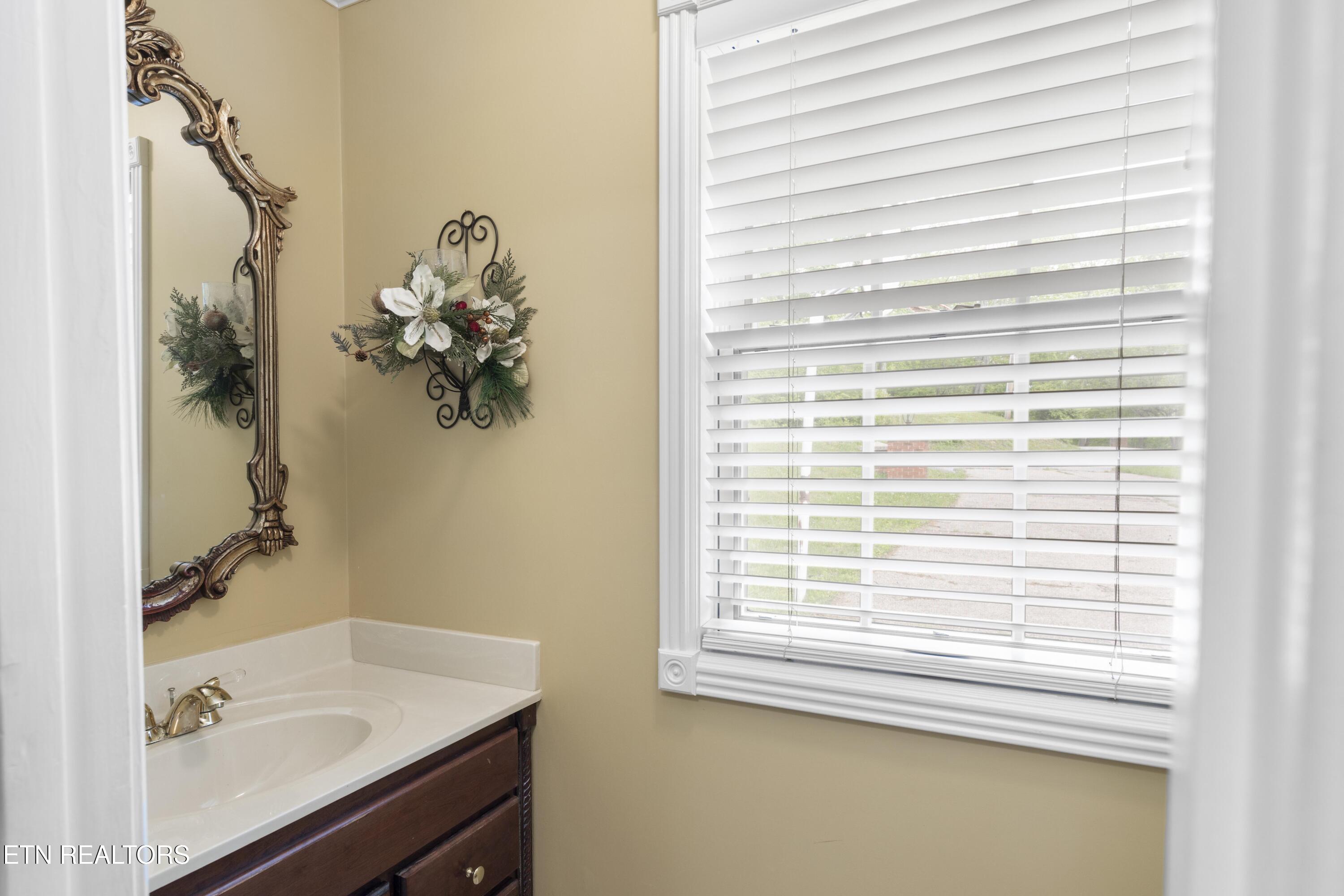 145 Lynn Avenue Jellico TN 37762