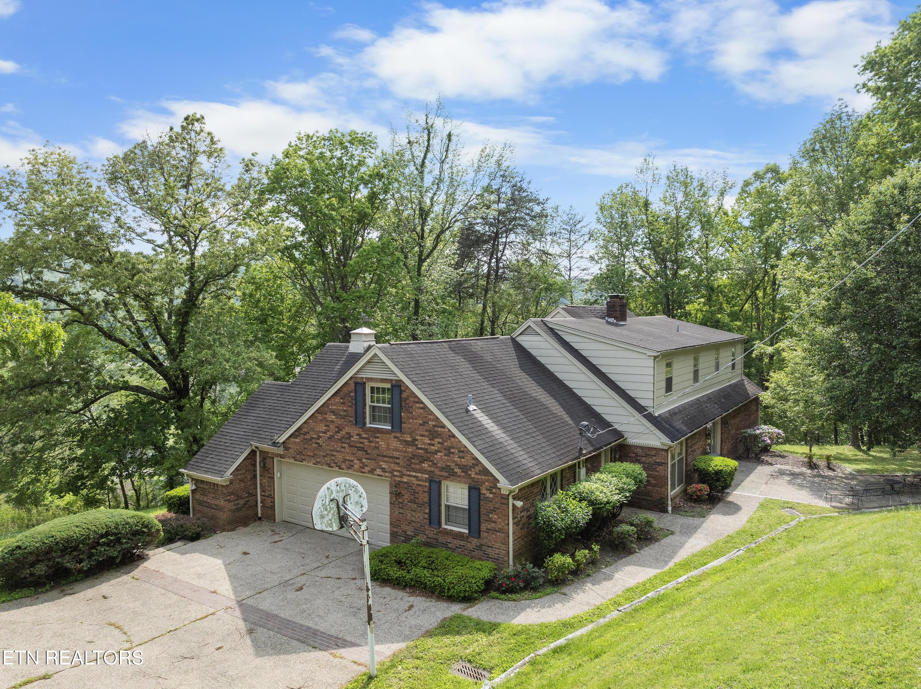 145 Lynn Avenue Jellico TN 37762