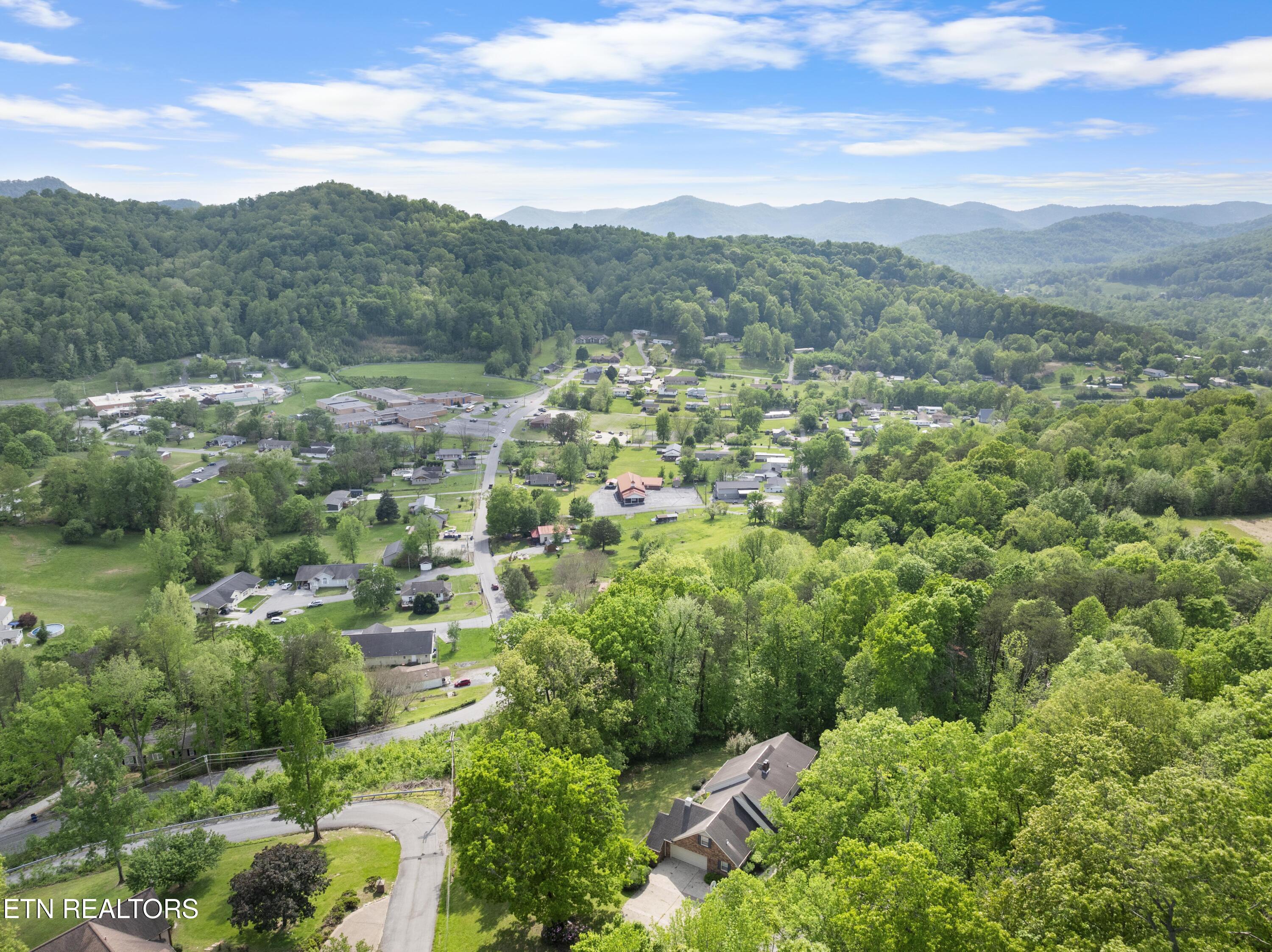 145 Lynn Avenue Jellico TN 37762