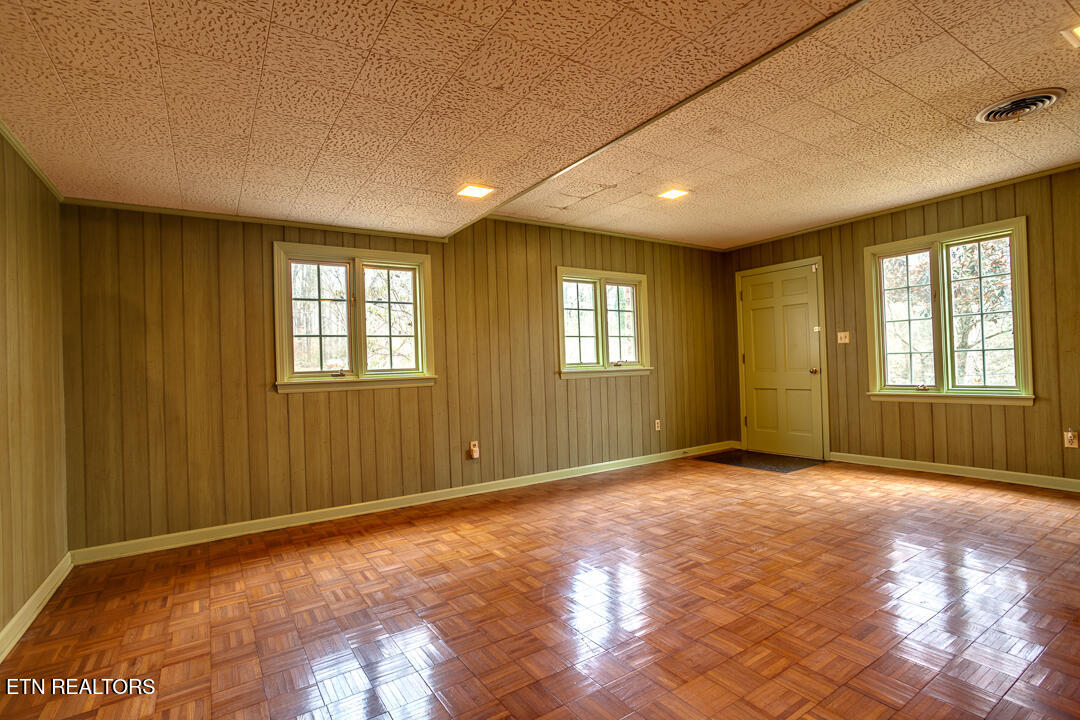 52 Deer Ridge Road Norris TN 37828